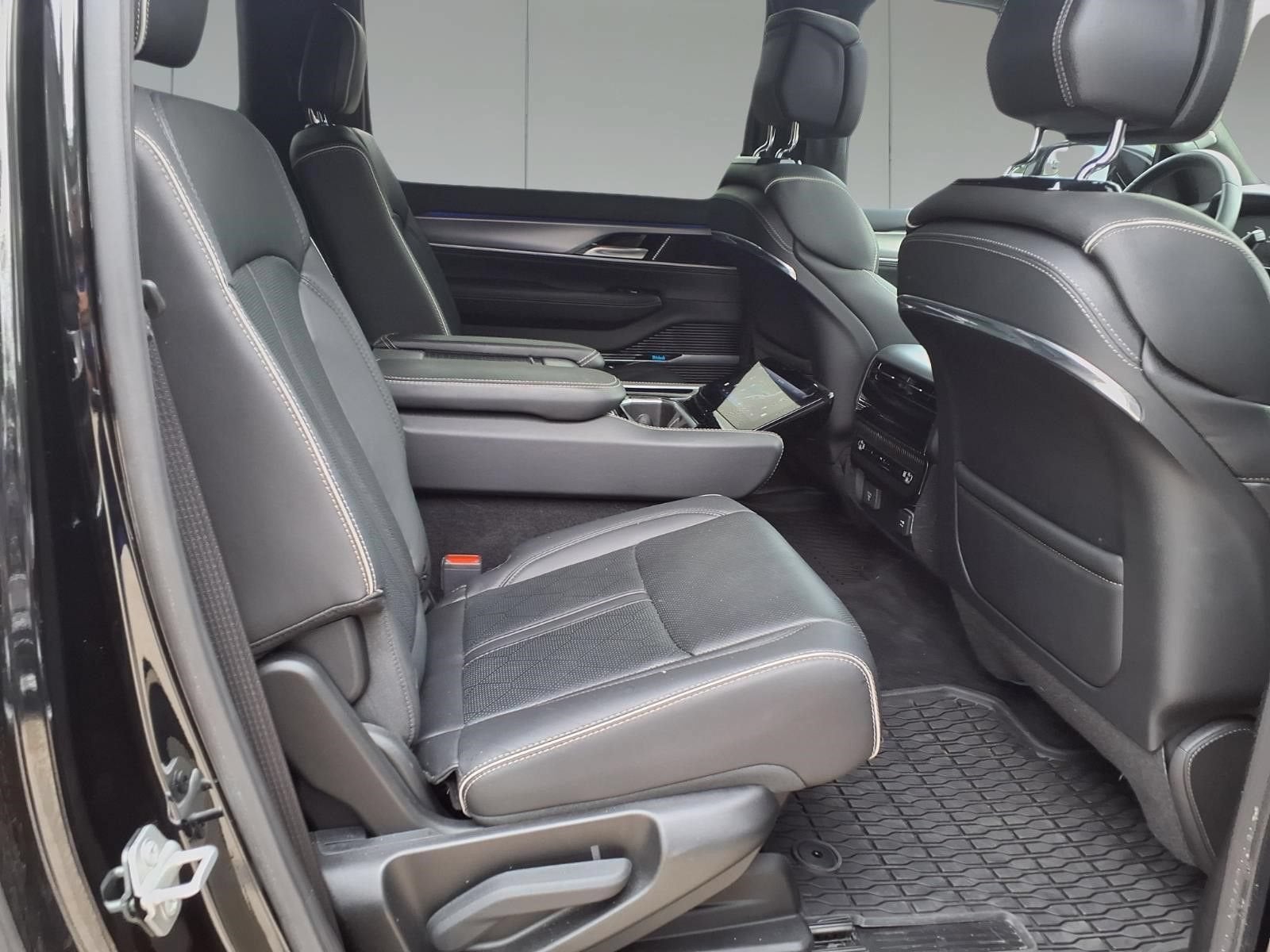 2023 Jeep Grand Wagoneer L Series II