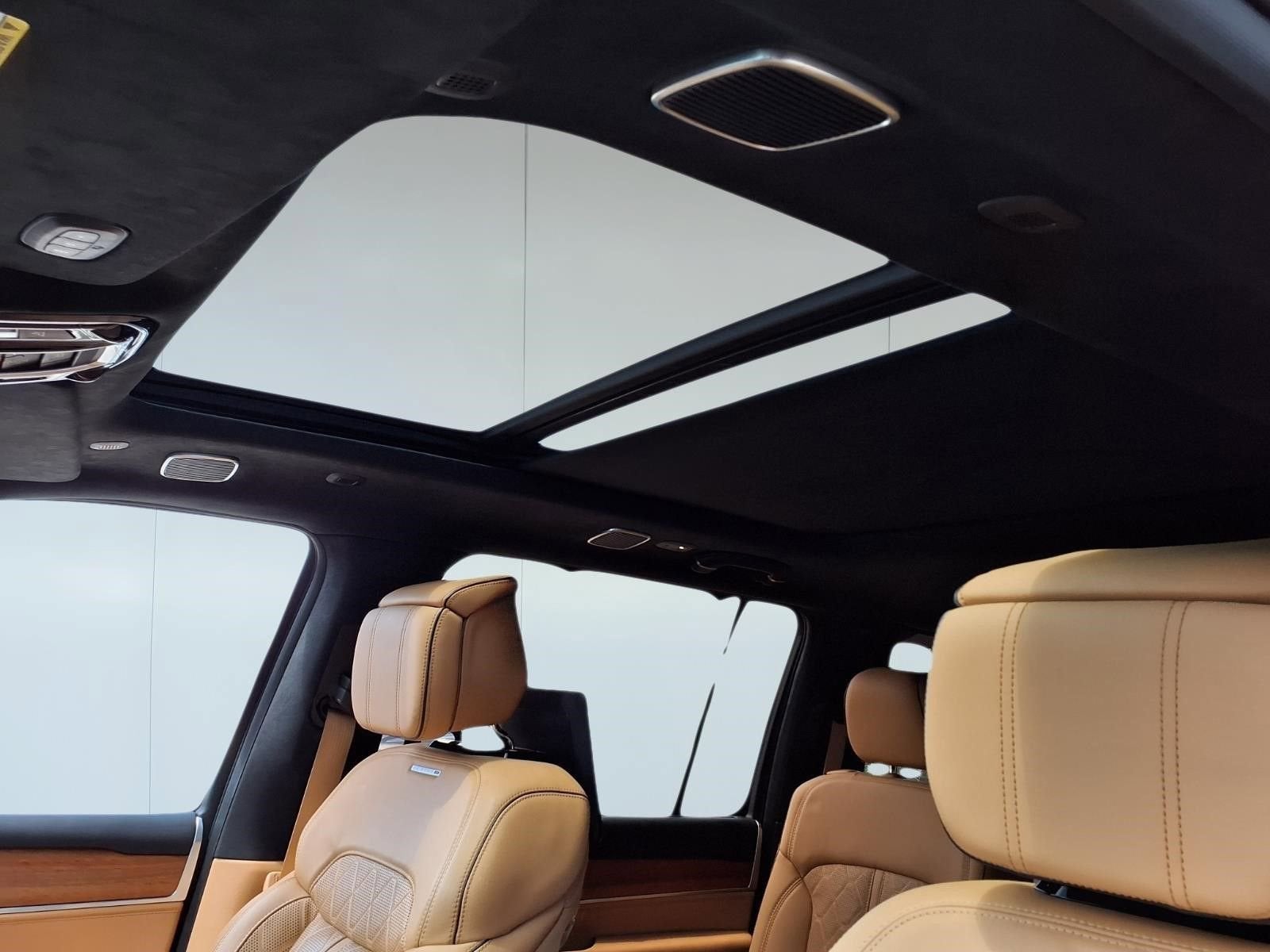 2022 Jeep Grand Wagoneer Series III