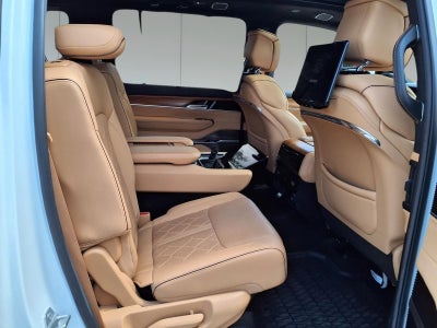 2022 Jeep Grand Wagoneer Series III