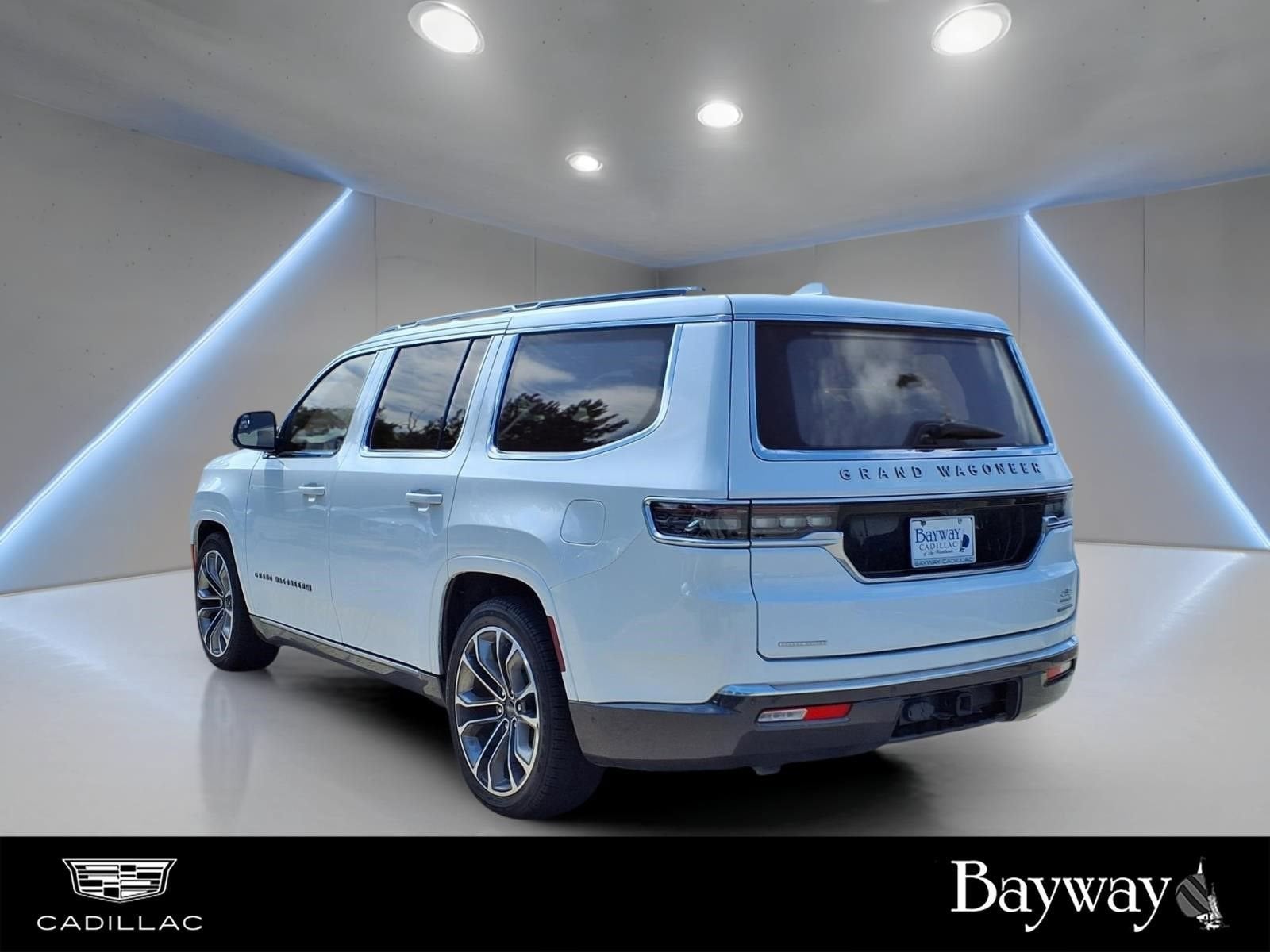 2022 Jeep Grand Wagoneer Series III