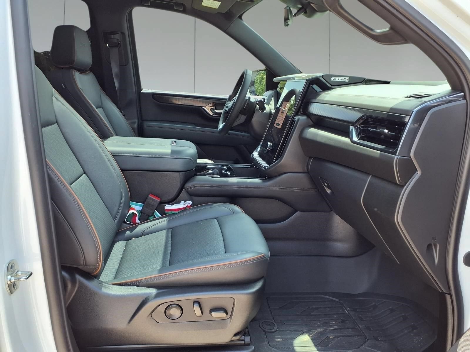2025 GMC Yukon AT4
