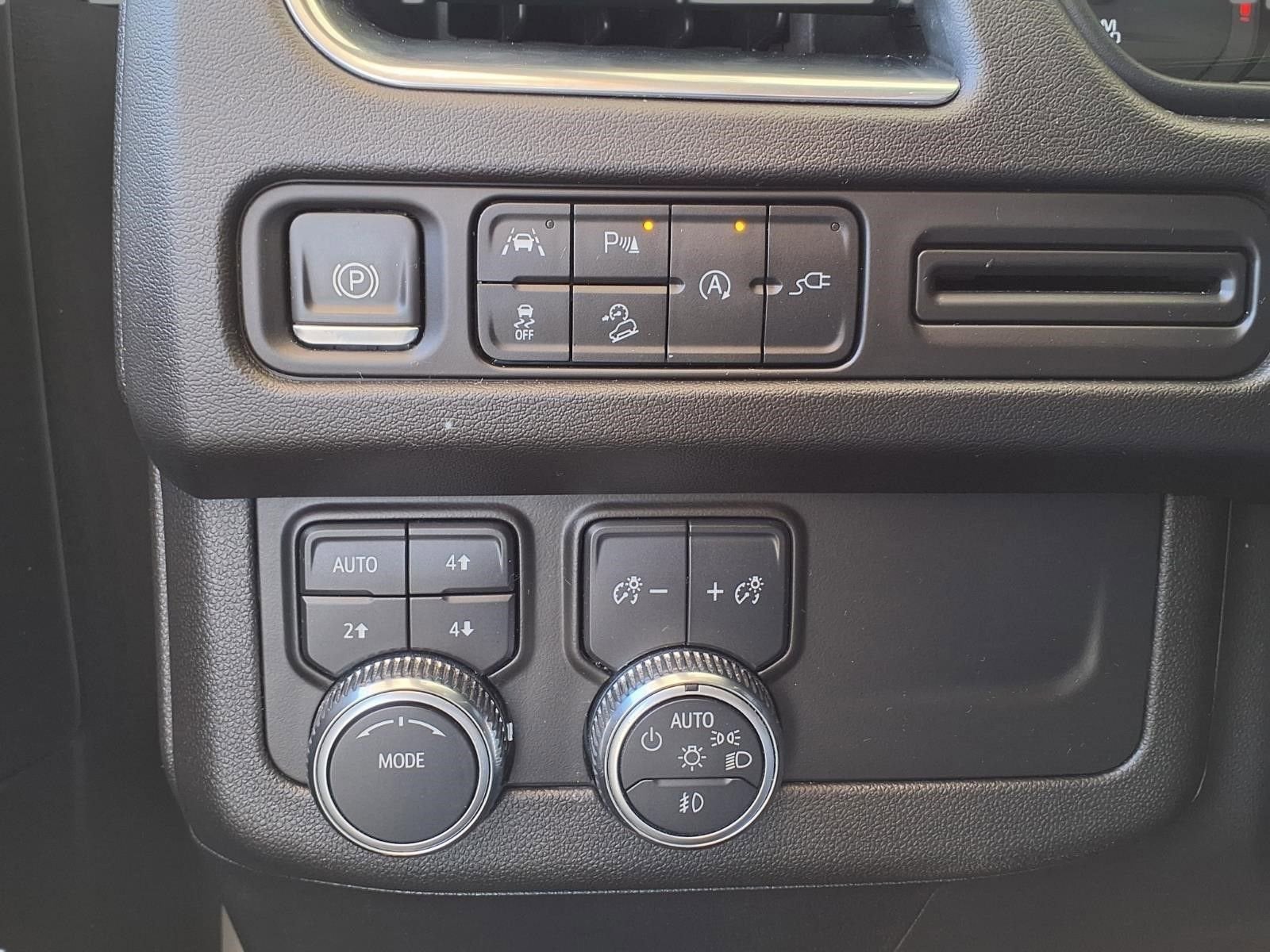 2021 GMC Yukon XL AT4