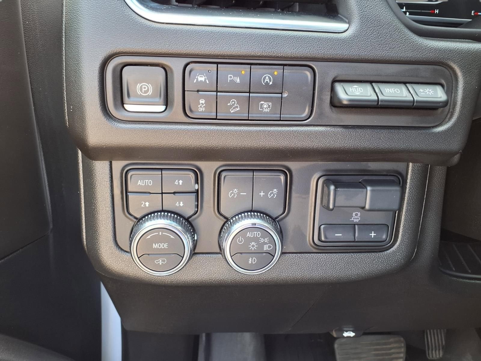 2024 GMC Yukon XL AT4