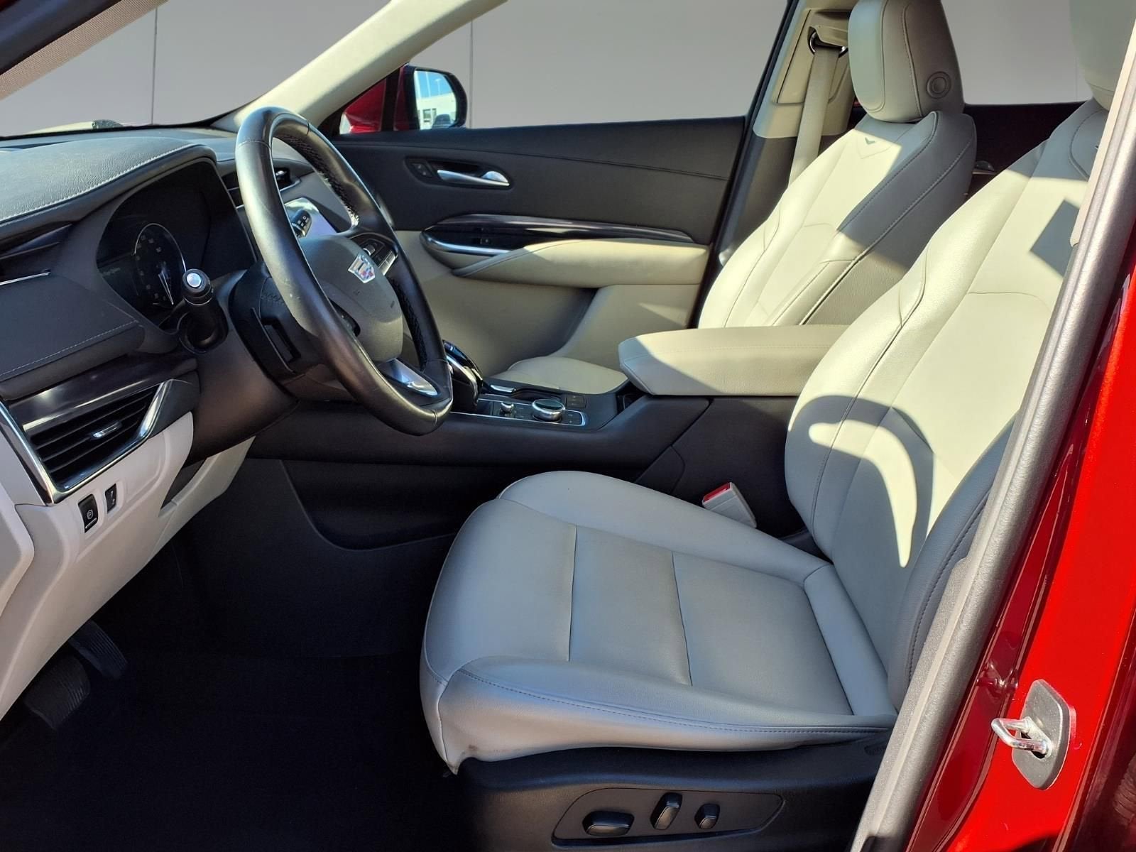 2023 Cadillac XT4 Luxury