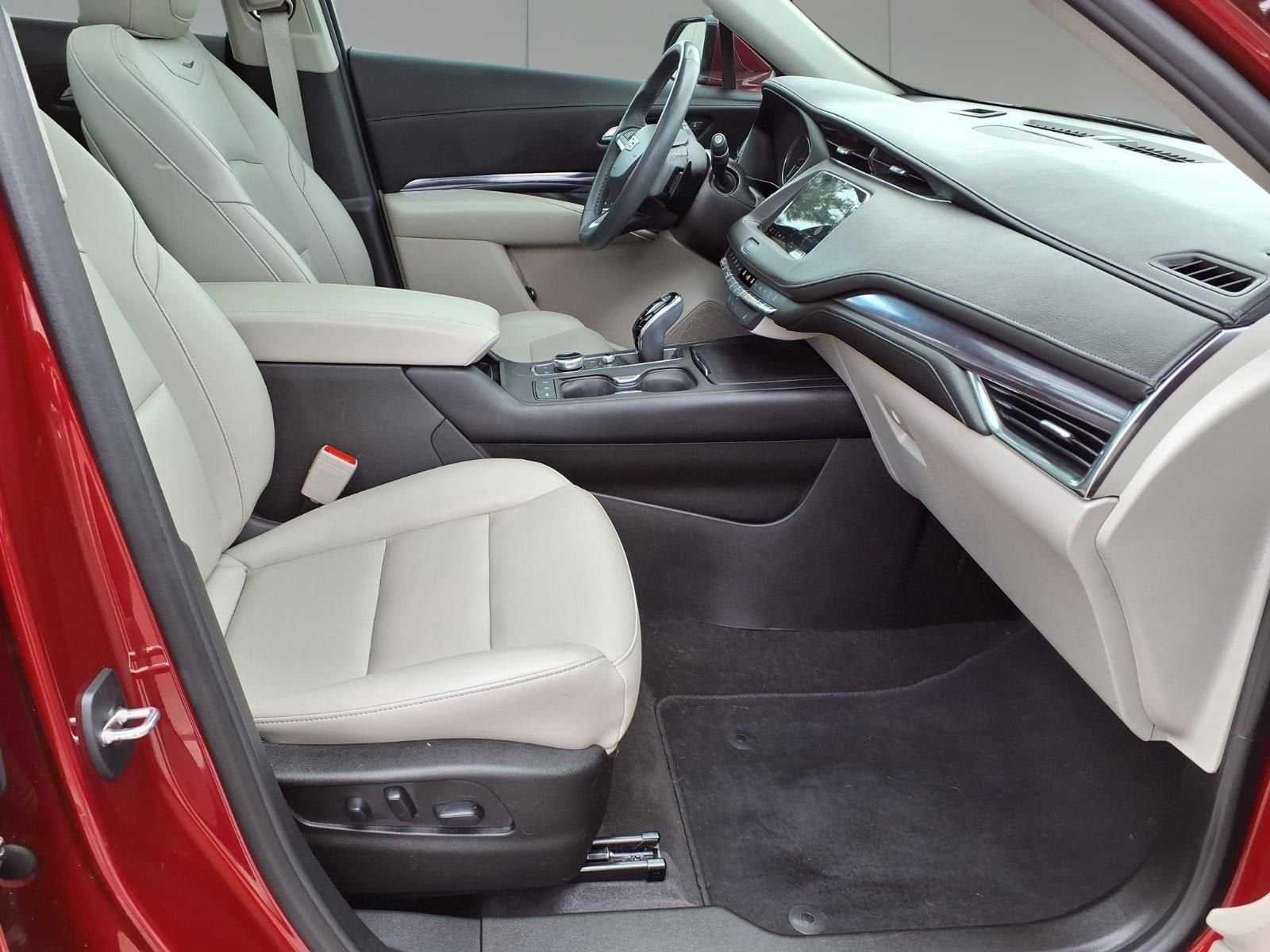 2023 Cadillac XT4 Luxury