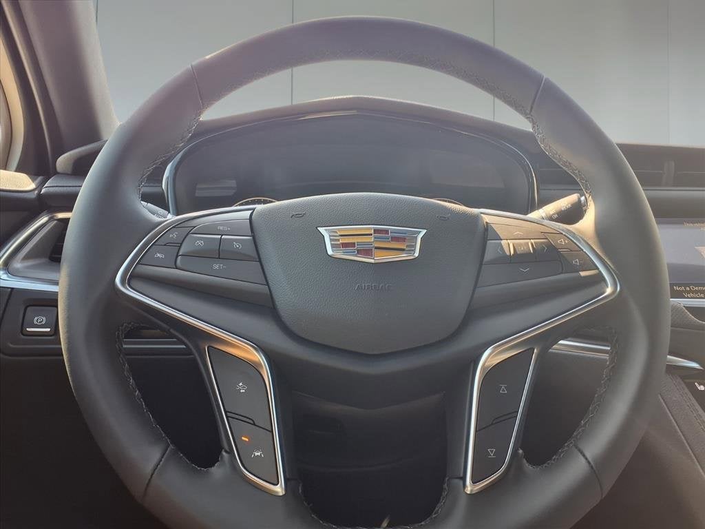 2025 Cadillac XT5 Luxury
