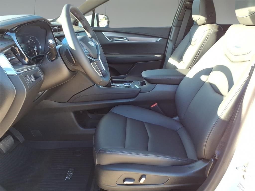 2026 Cadillac XT5 Luxury