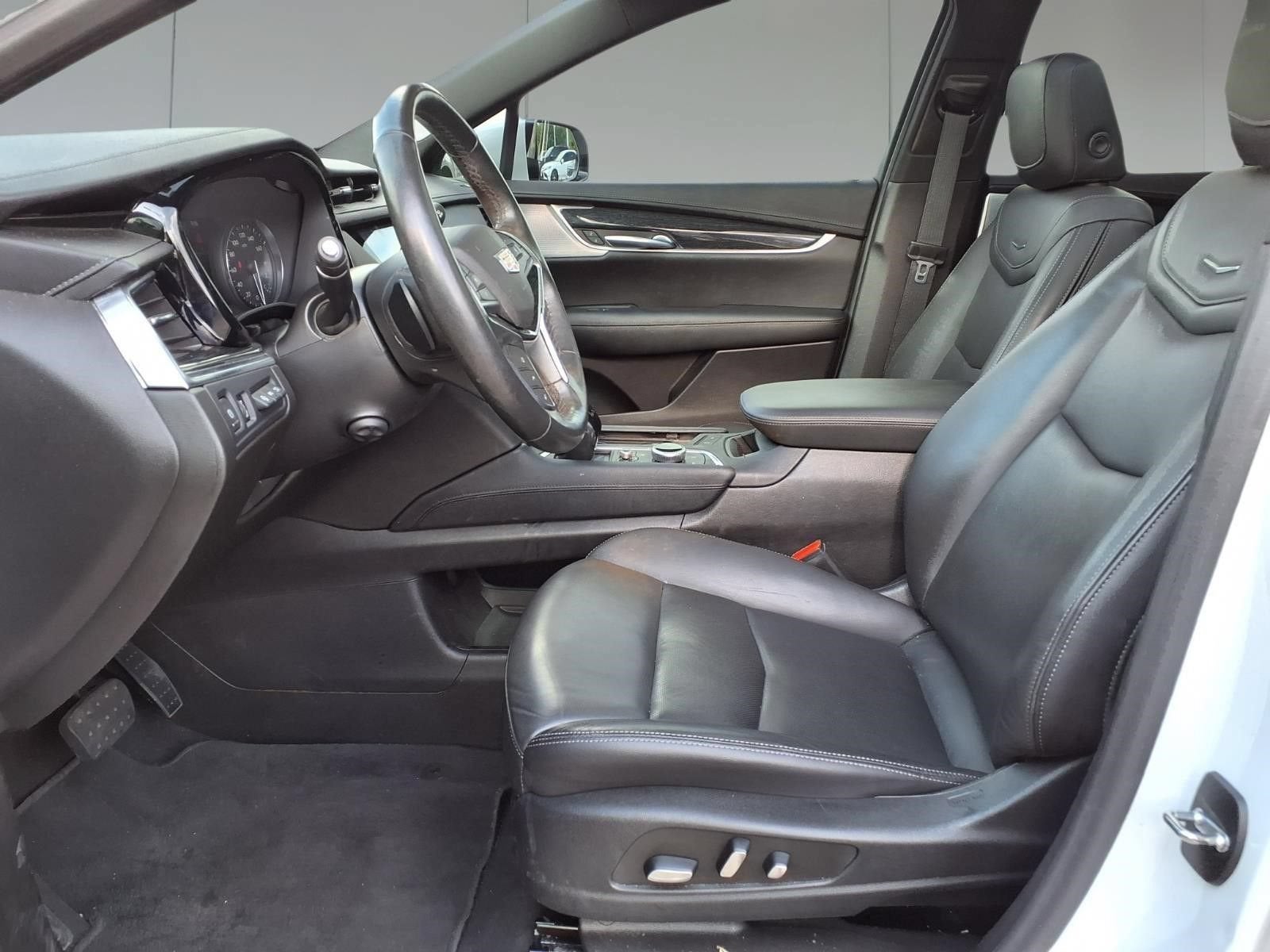 2023 Cadillac XT5 FWD Premium Luxury
