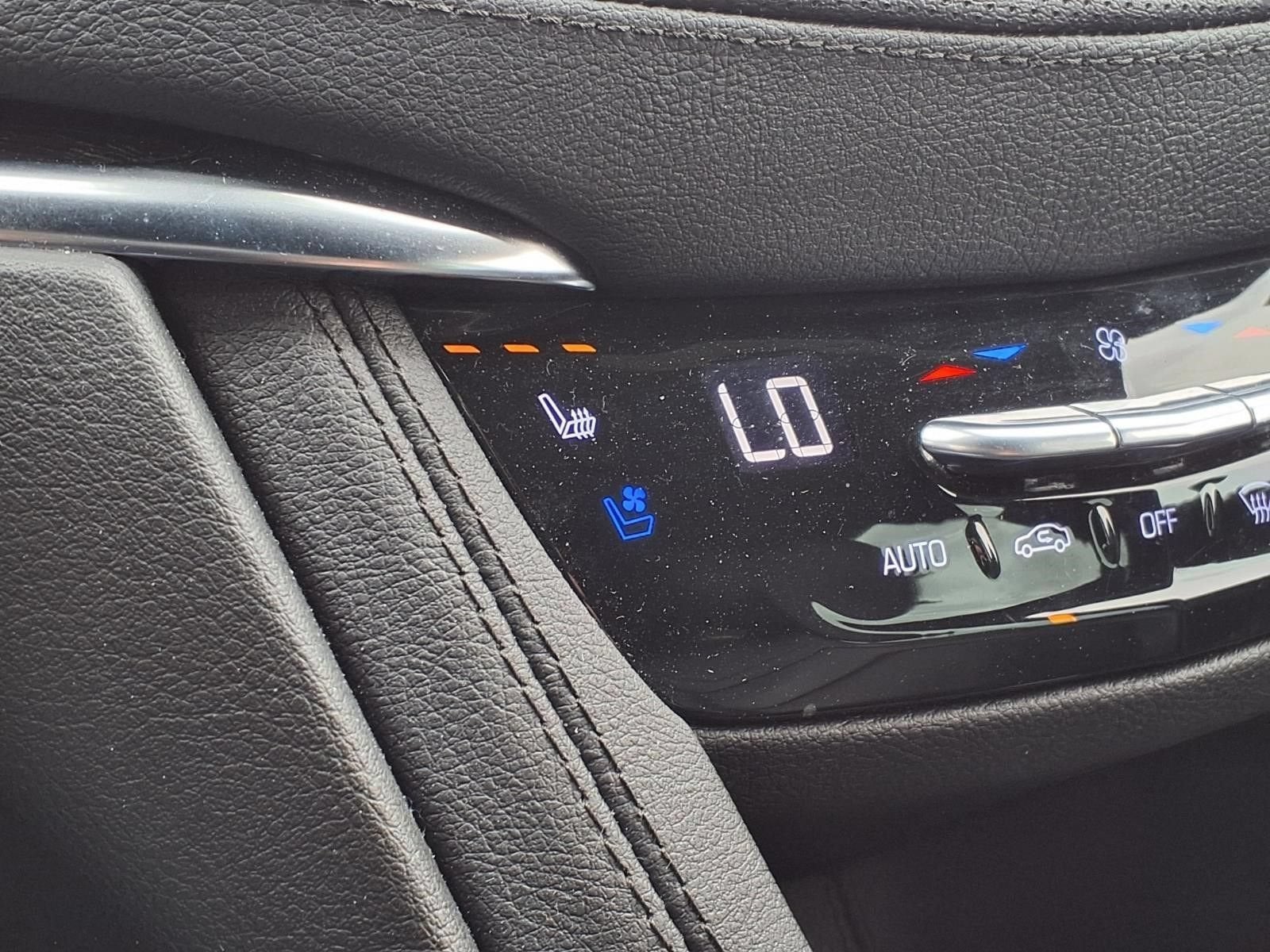 2022 Cadillac XT5 FWD Premium Luxury