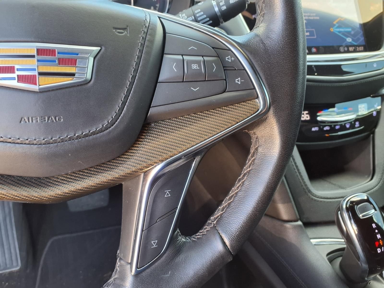 2022 Cadillac XT5 Premium Luxury