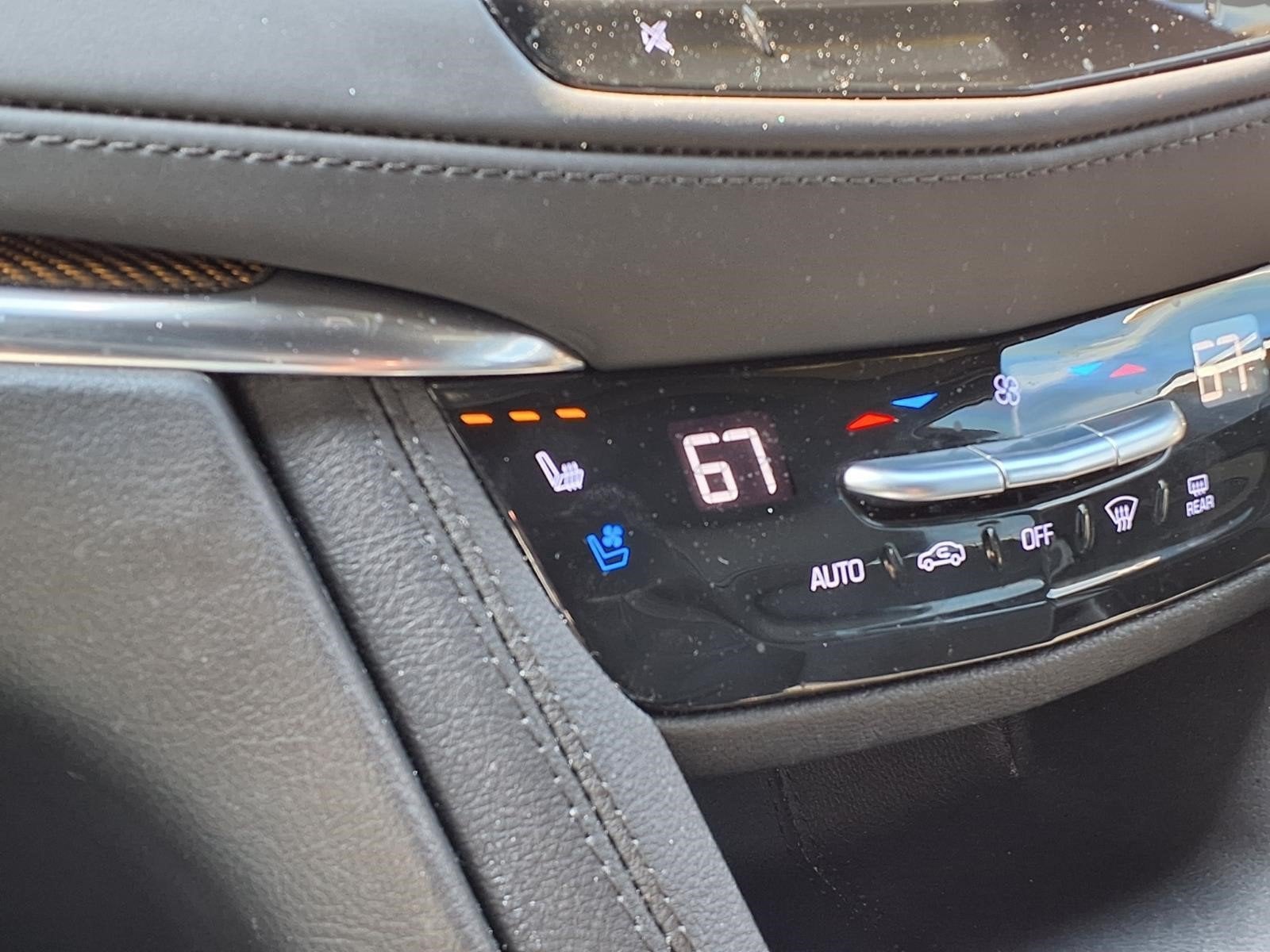 2022 Cadillac XT5 FWD Premium Luxury