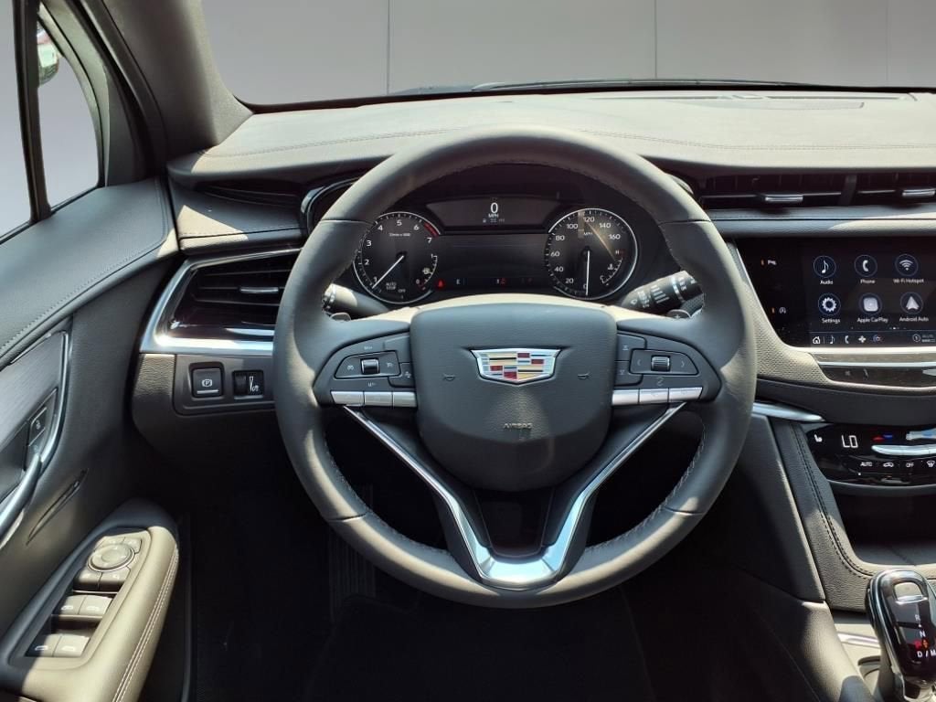 2025 Cadillac XT6 Luxury