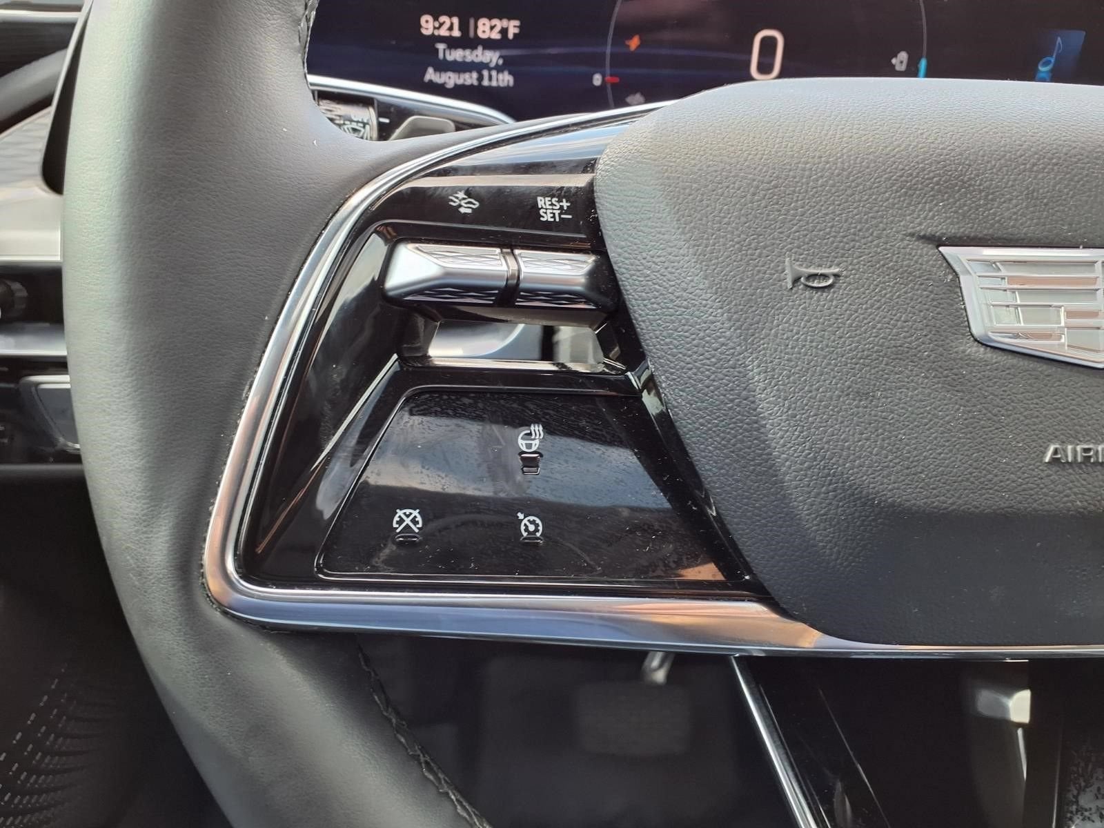 2025 Cadillac LYRIQ Luxury 1