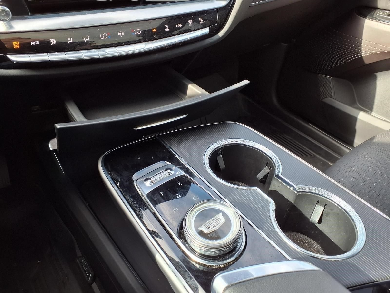 2025 Cadillac LYRIQ Luxury 1