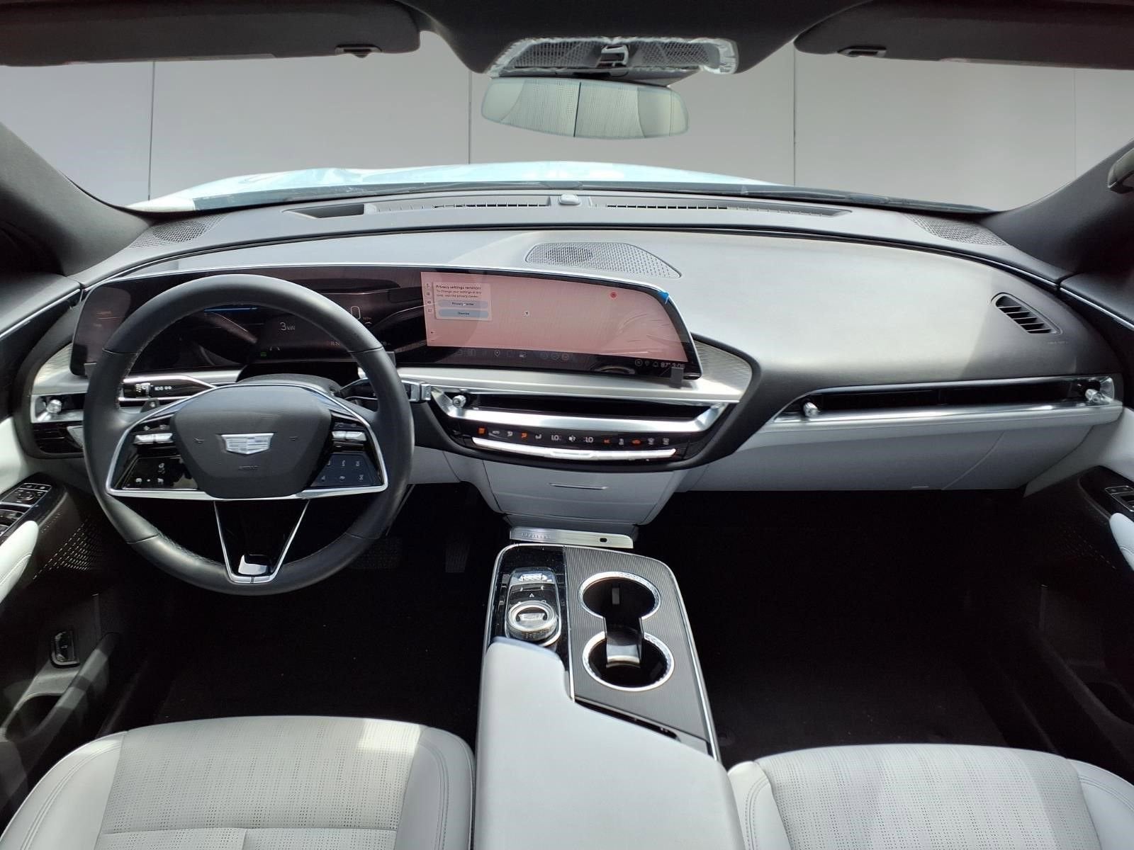 2024 Cadillac LYRIQ Luxury 1