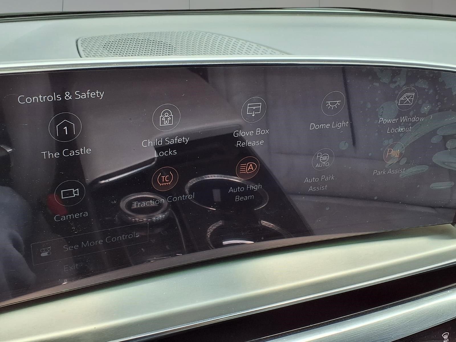 2024 Cadillac LYRIQ Luxury 1