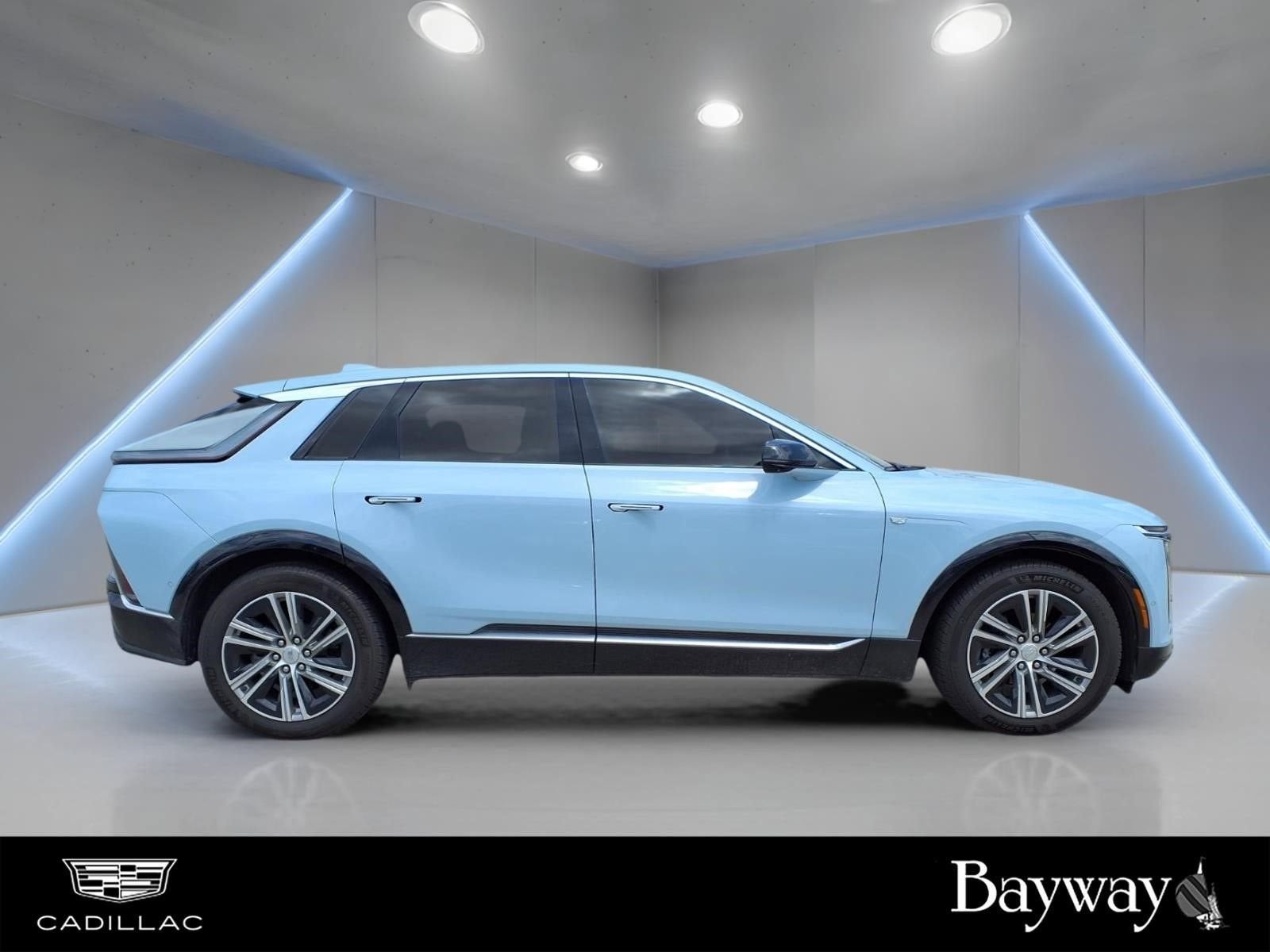 2024 Cadillac LYRIQ Luxury 1