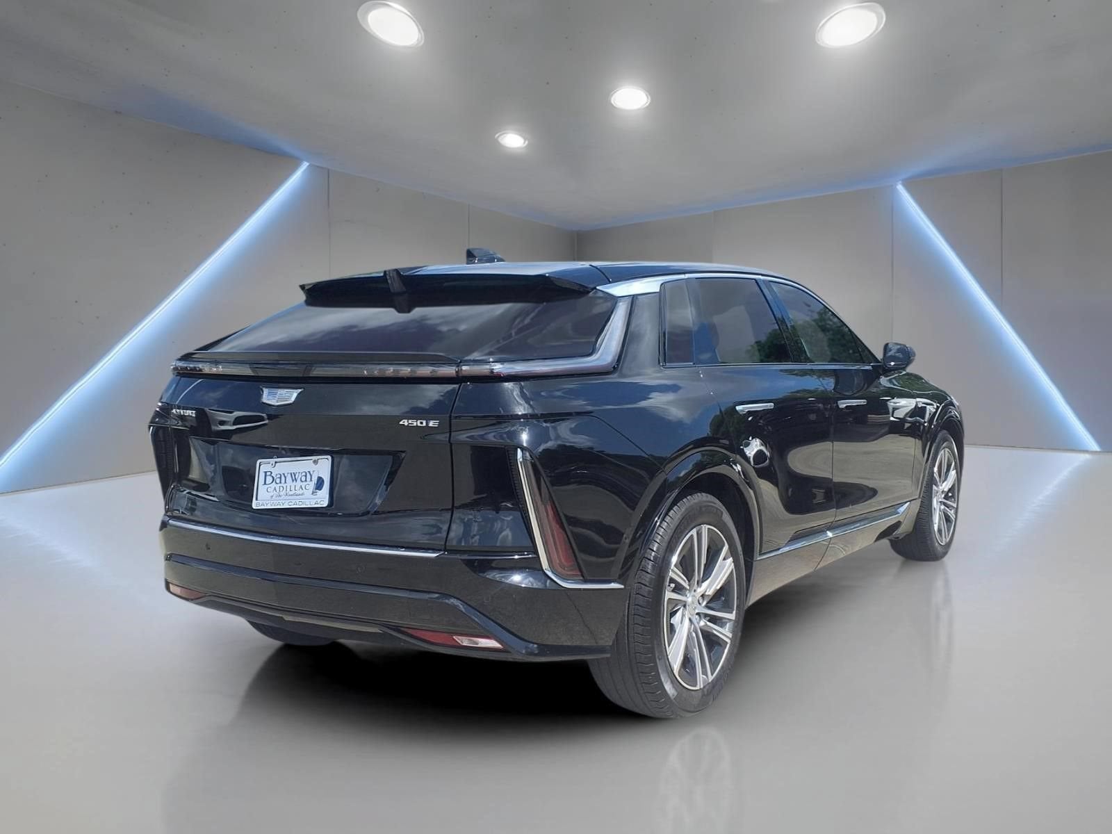 2024 Cadillac LYRIQ Luxury 1