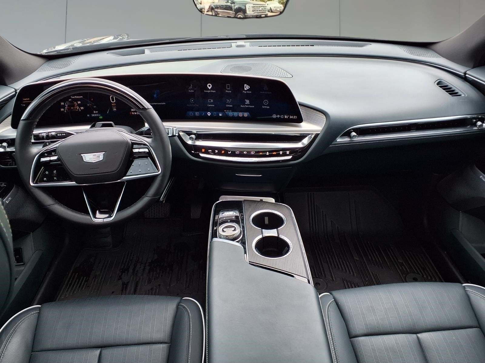 2024 Cadillac LYRIQ Luxury 3