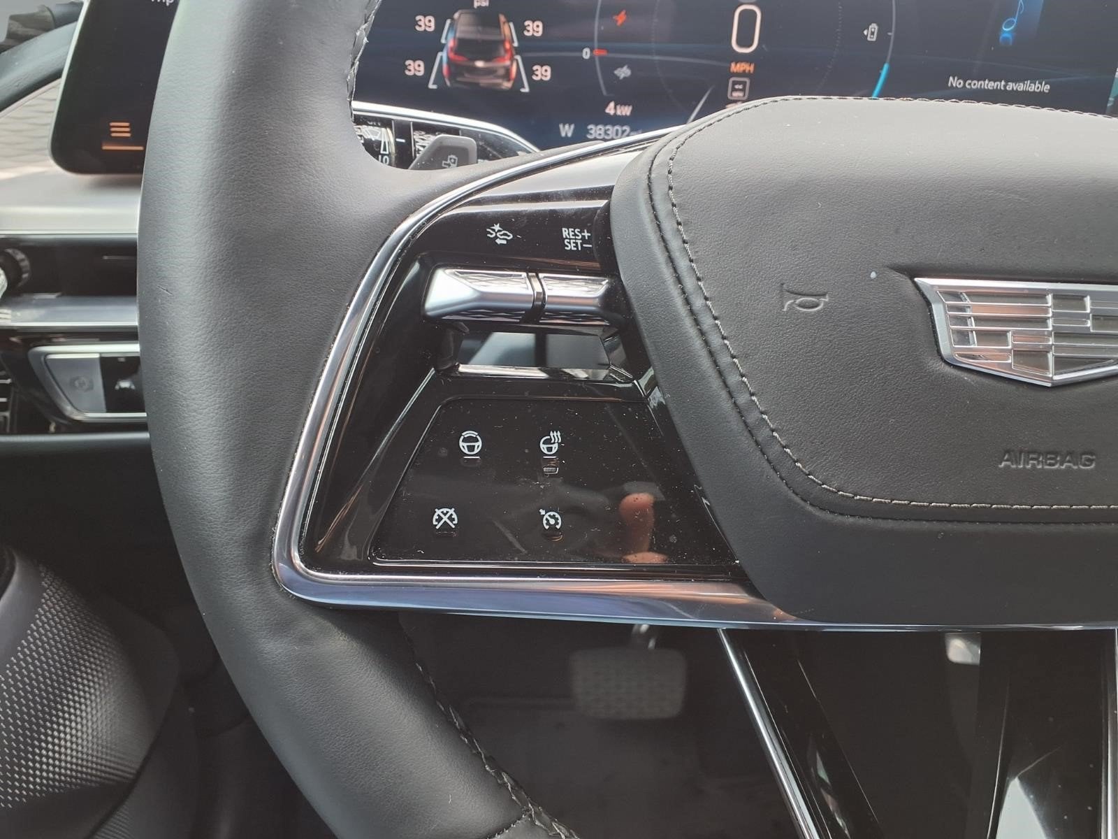 2024 Cadillac LYRIQ Luxury 3