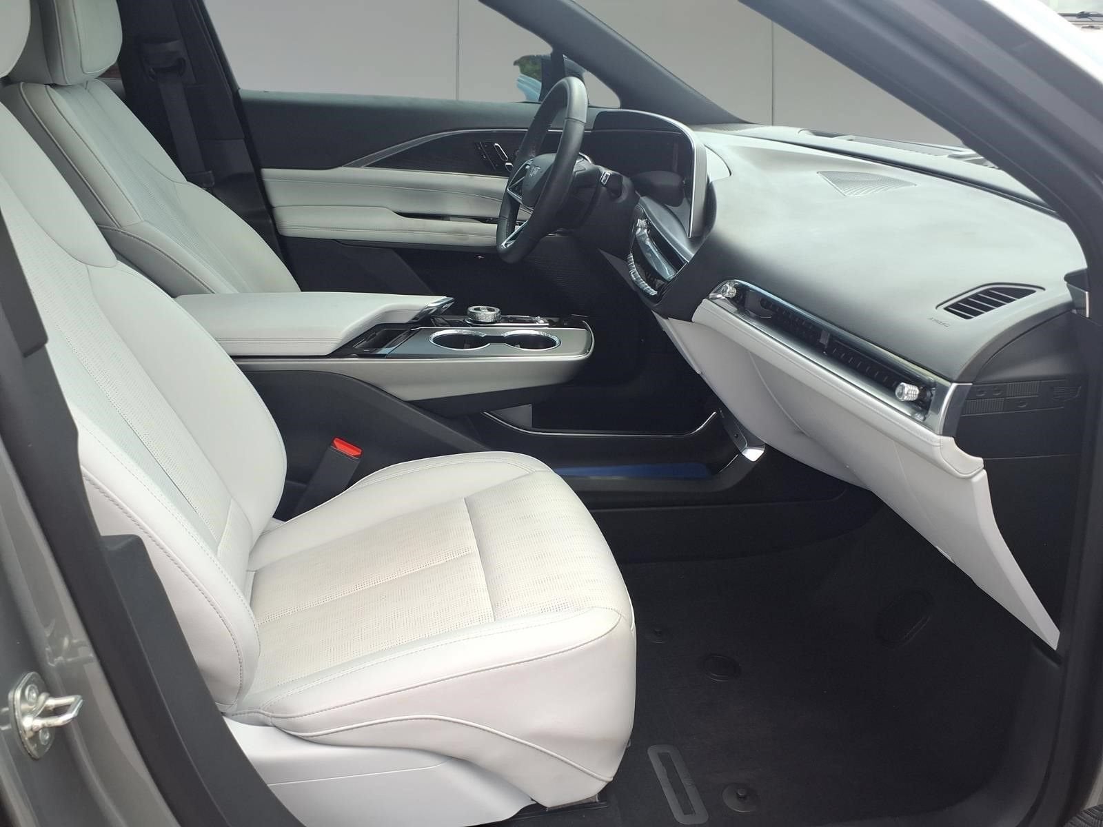 2024 Cadillac LYRIQ Sport 1