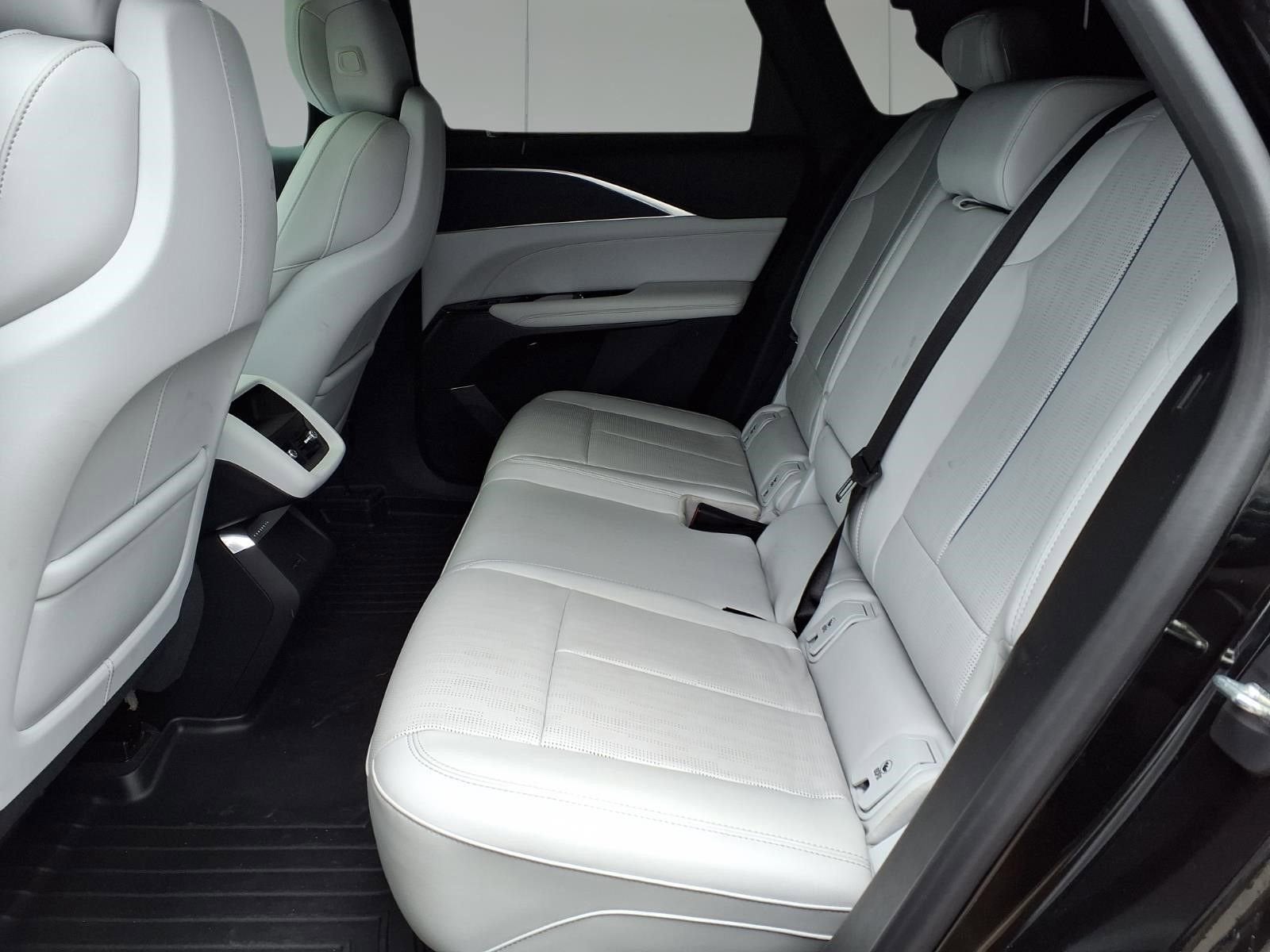 2024 Cadillac LYRIQ Sport 1