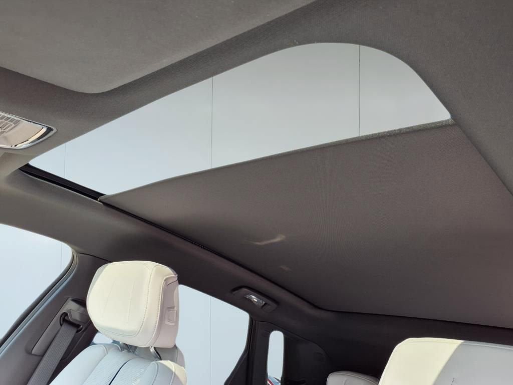 2025 Cadillac LYRIQ Sport 1