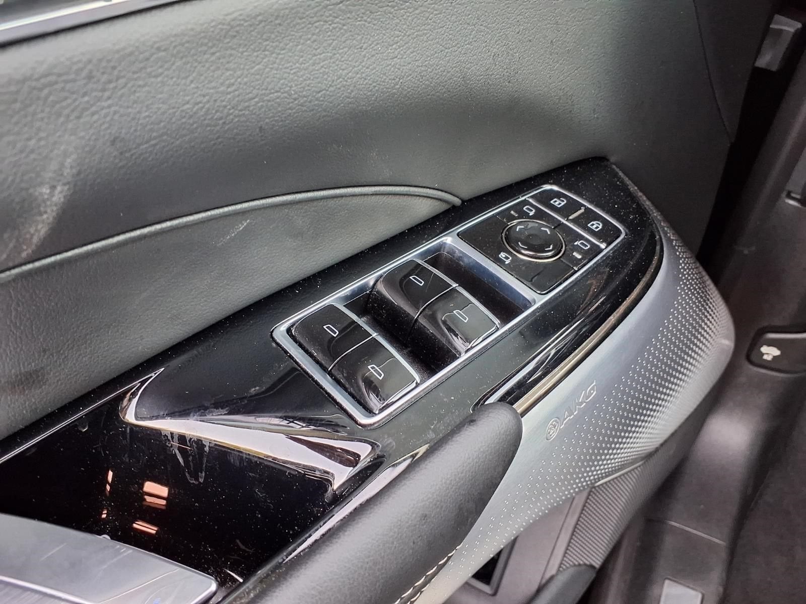 2024 Cadillac LYRIQ Sport 2