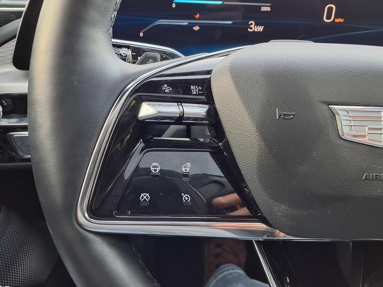 2024 Cadillac LYRIQ Sport 2