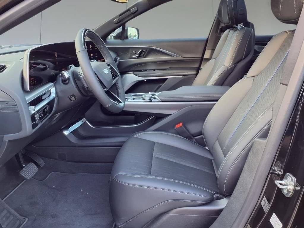 2025 Cadillac LYRIQ Sport 2