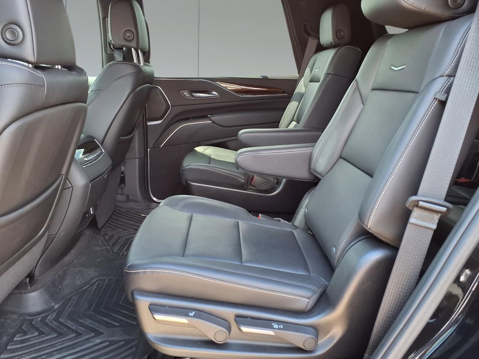 2024 Cadillac Escalade Luxury