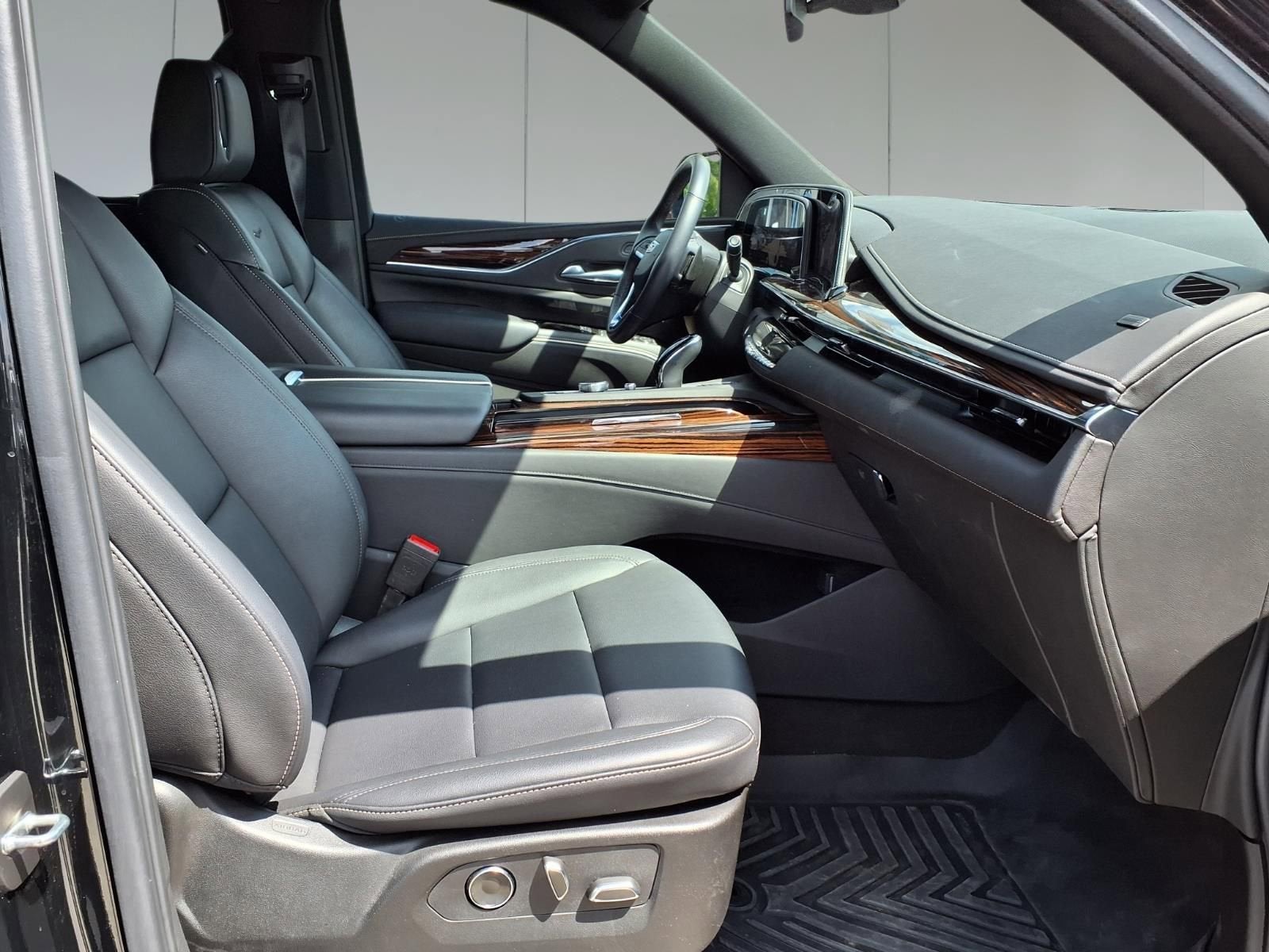 2024 Cadillac Escalade Luxury