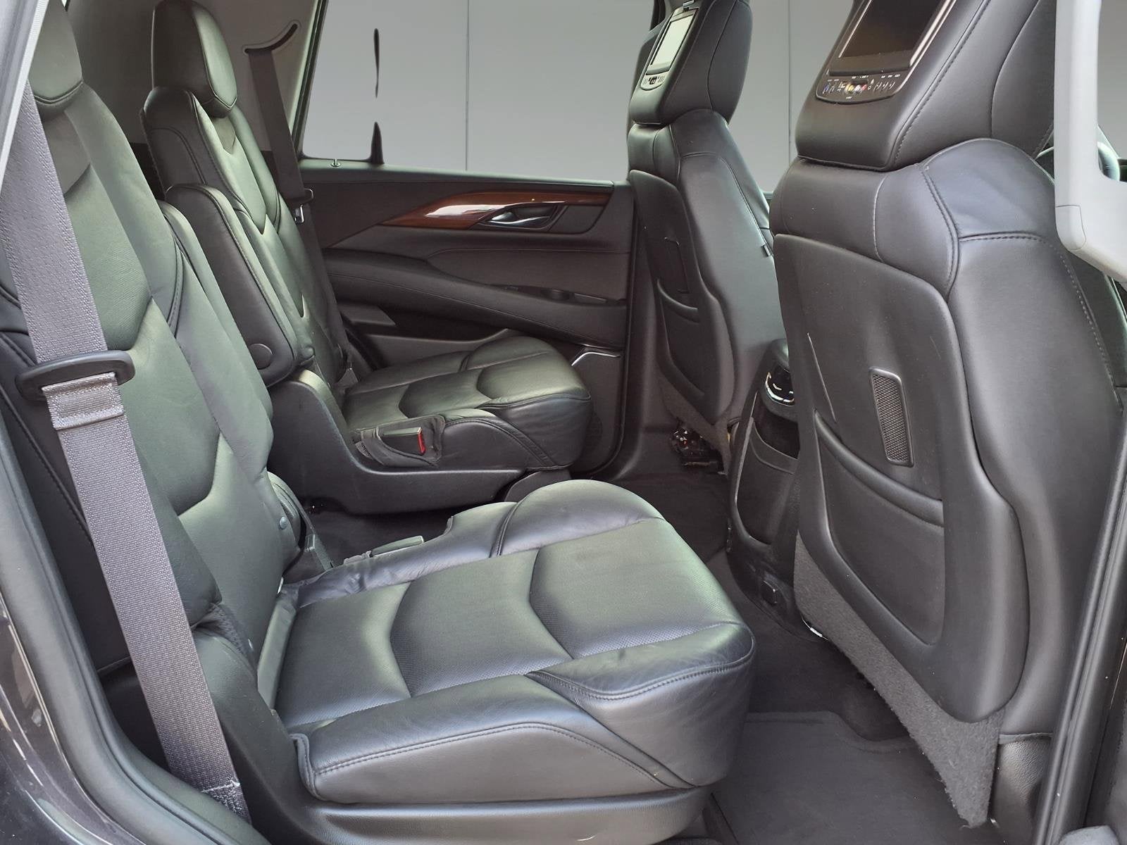 2016 Cadillac Escalade Luxury Collection