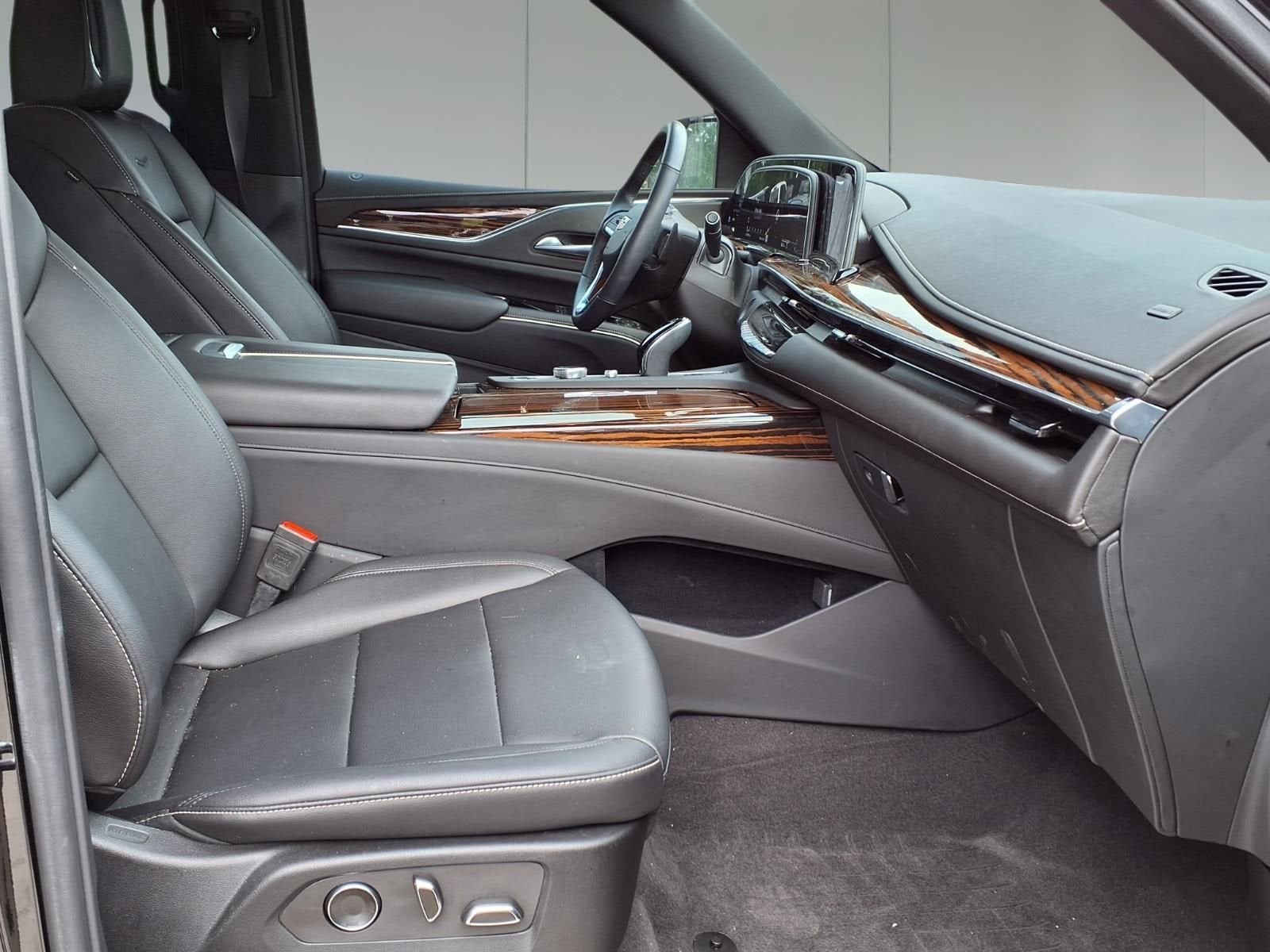 2024 Cadillac Escalade Luxury