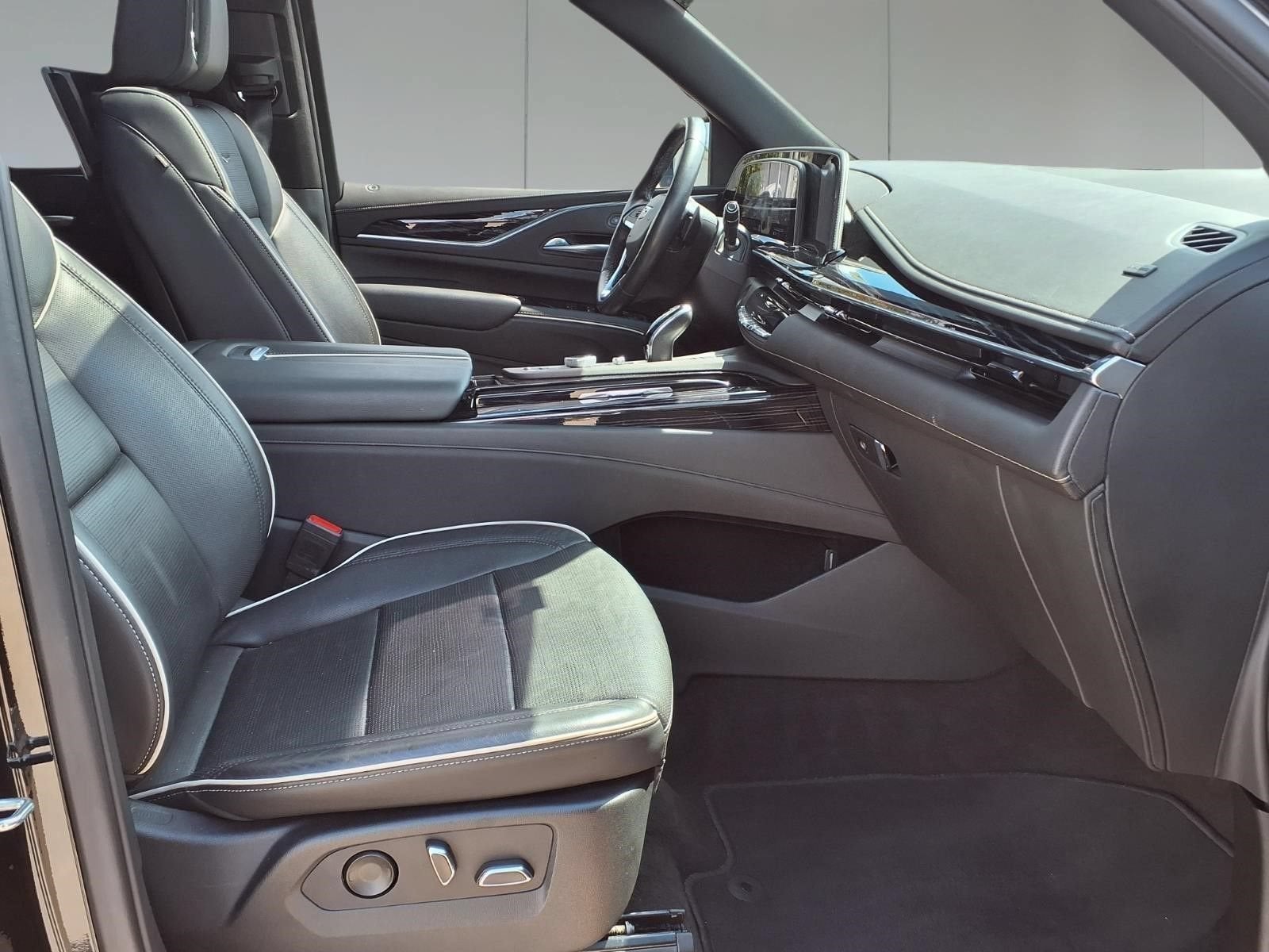 2022 Cadillac Escalade ESV Sport