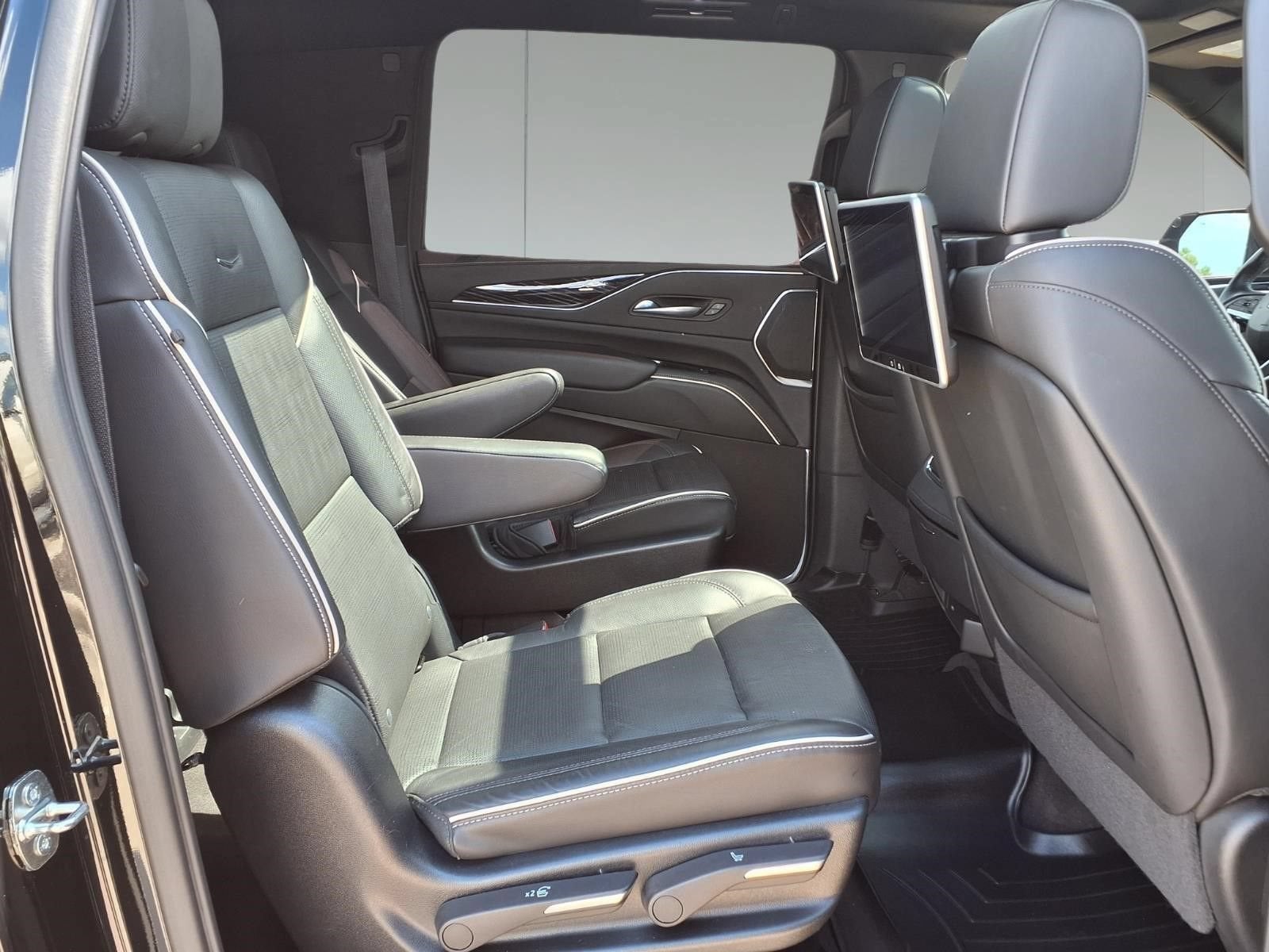 2022 Cadillac Escalade ESV Sport