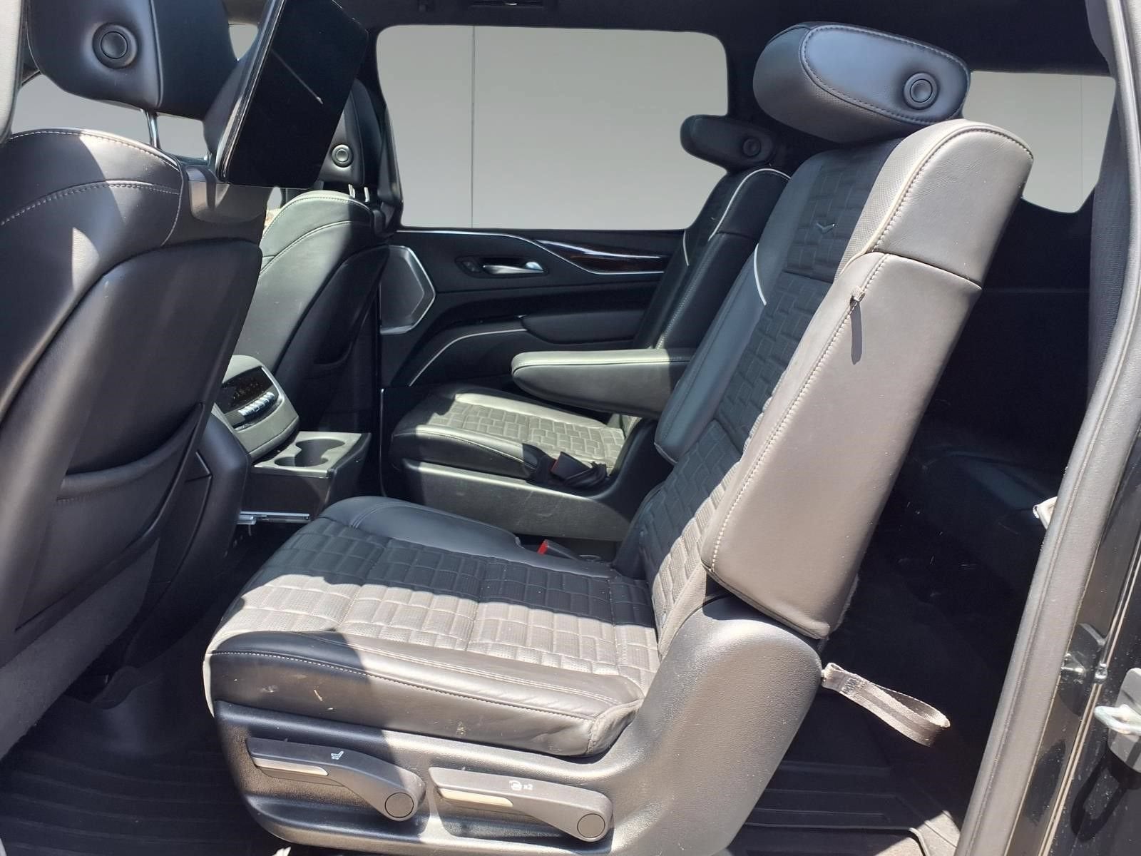 2022 Cadillac Escalade ESV Sport Platinum