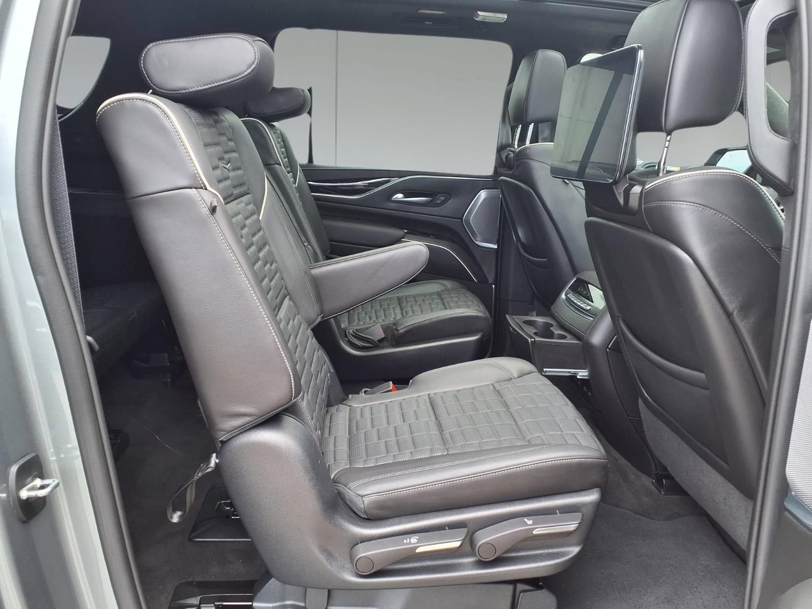 2023 Cadillac Escalade ESV AWD V-Series