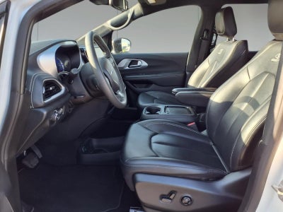 2024 Chrysler Pacifica Hybrid S Appearance Pkg