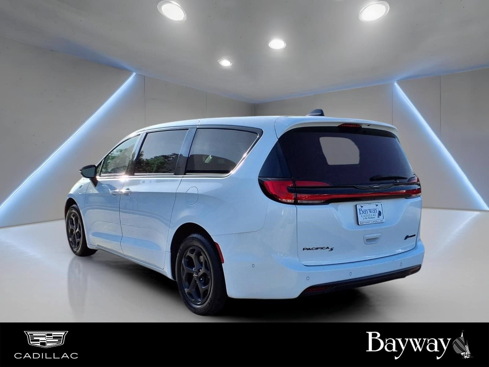 2024 Chrysler Pacifica Hybrid S Appearance Pkg