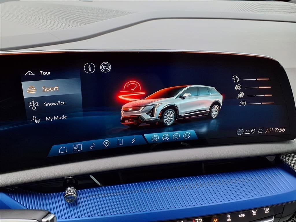 2026 Cadillac OPTIQ Luxury