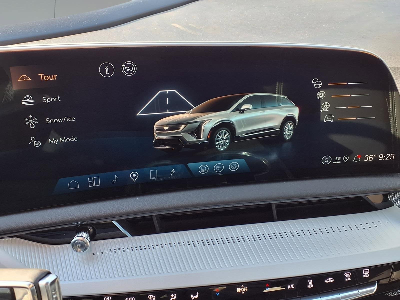 2026 Cadillac OPTIQ Luxury