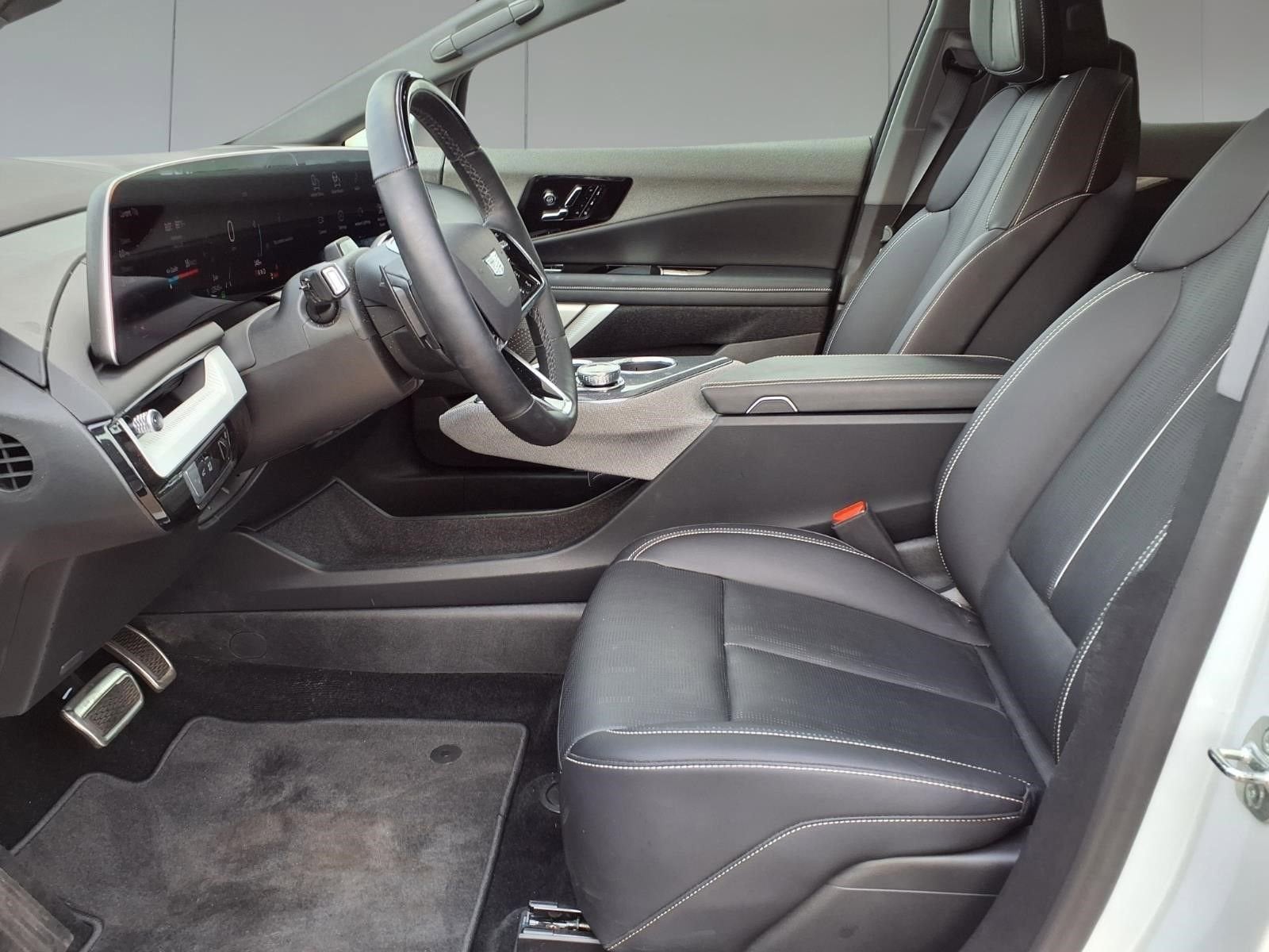 2025 Cadillac OPTIQ Sport 2