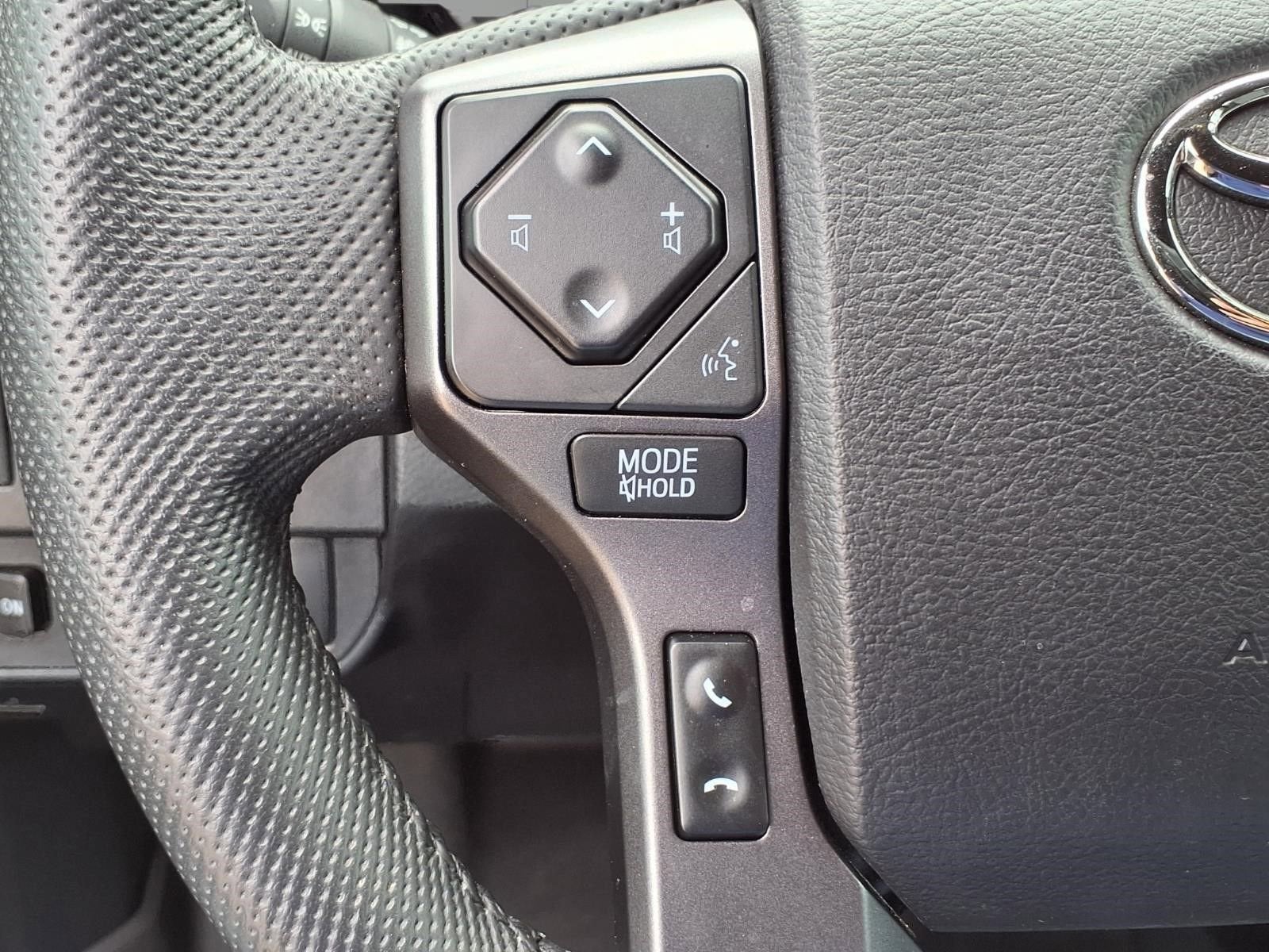 2022 Toyota Tacoma 4WD SR