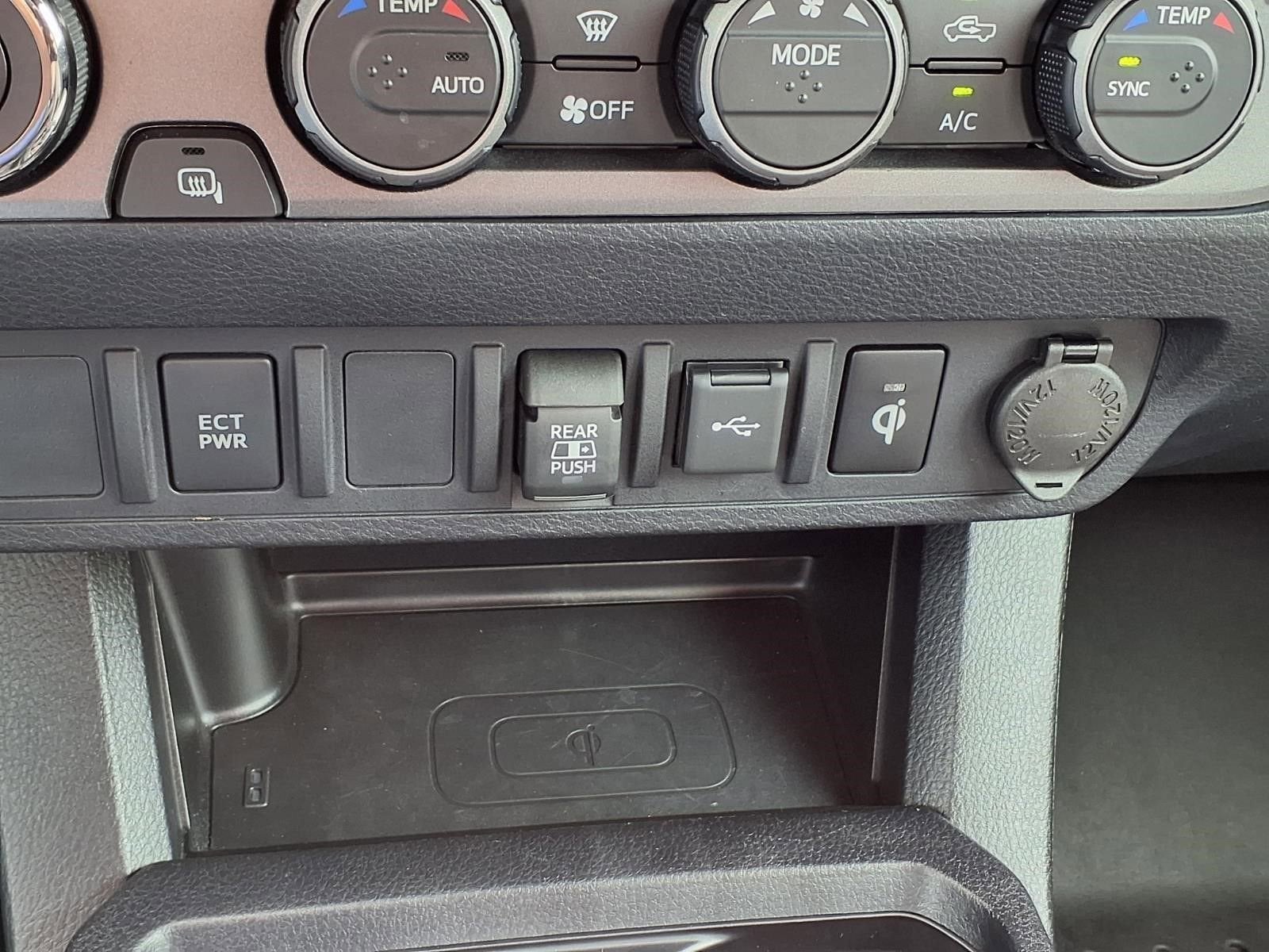 2022 Toyota Tacoma 4WD SR