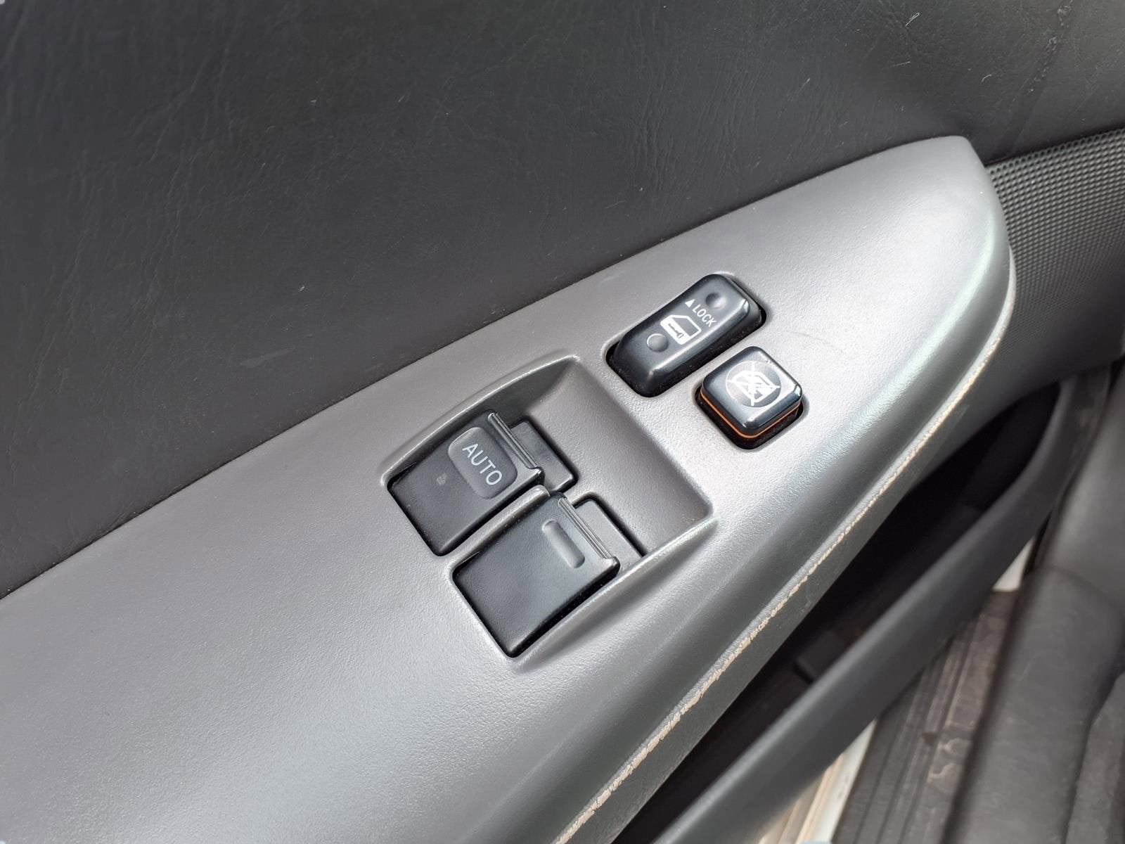 2005 Toyota Camry Solara SE