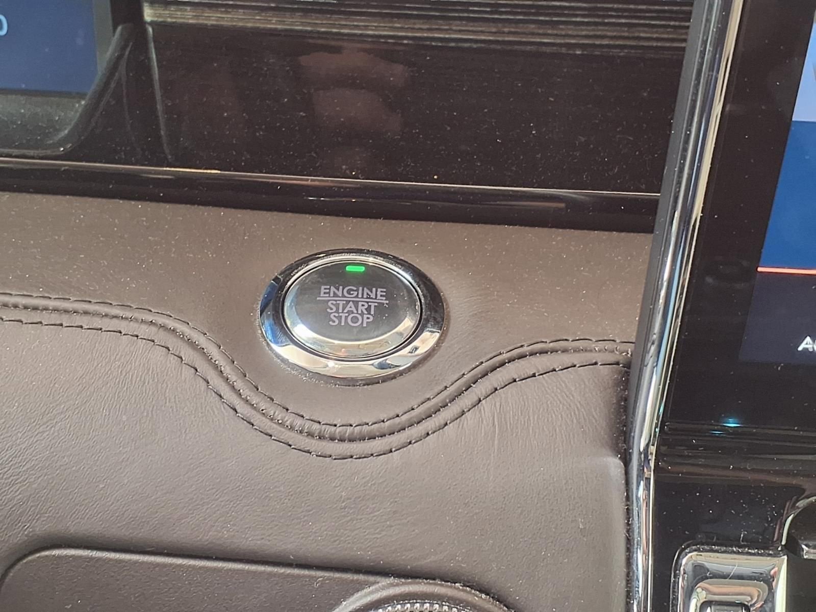 2022 Lincoln Navigator L Black Label