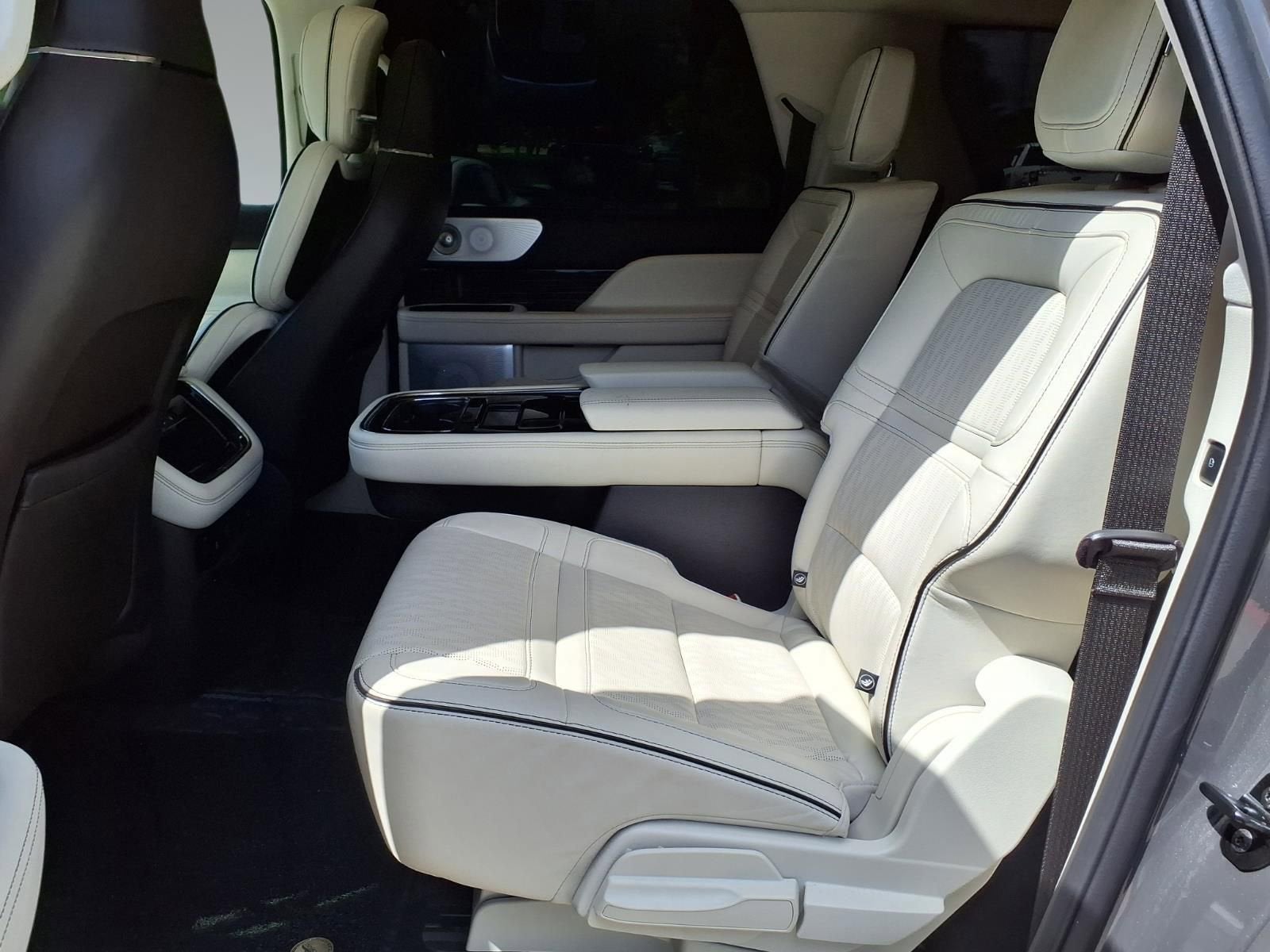 2022 Lincoln Navigator L Black Label