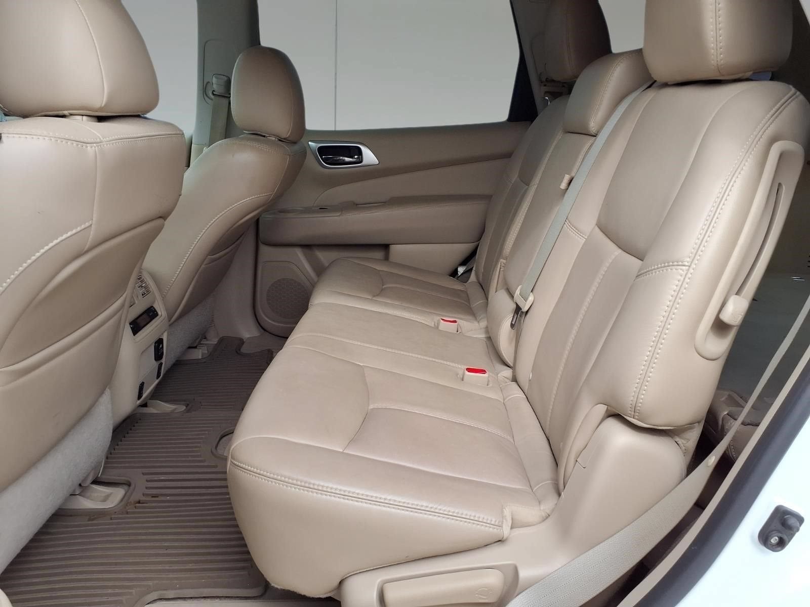 2014 Nissan Pathfinder SL