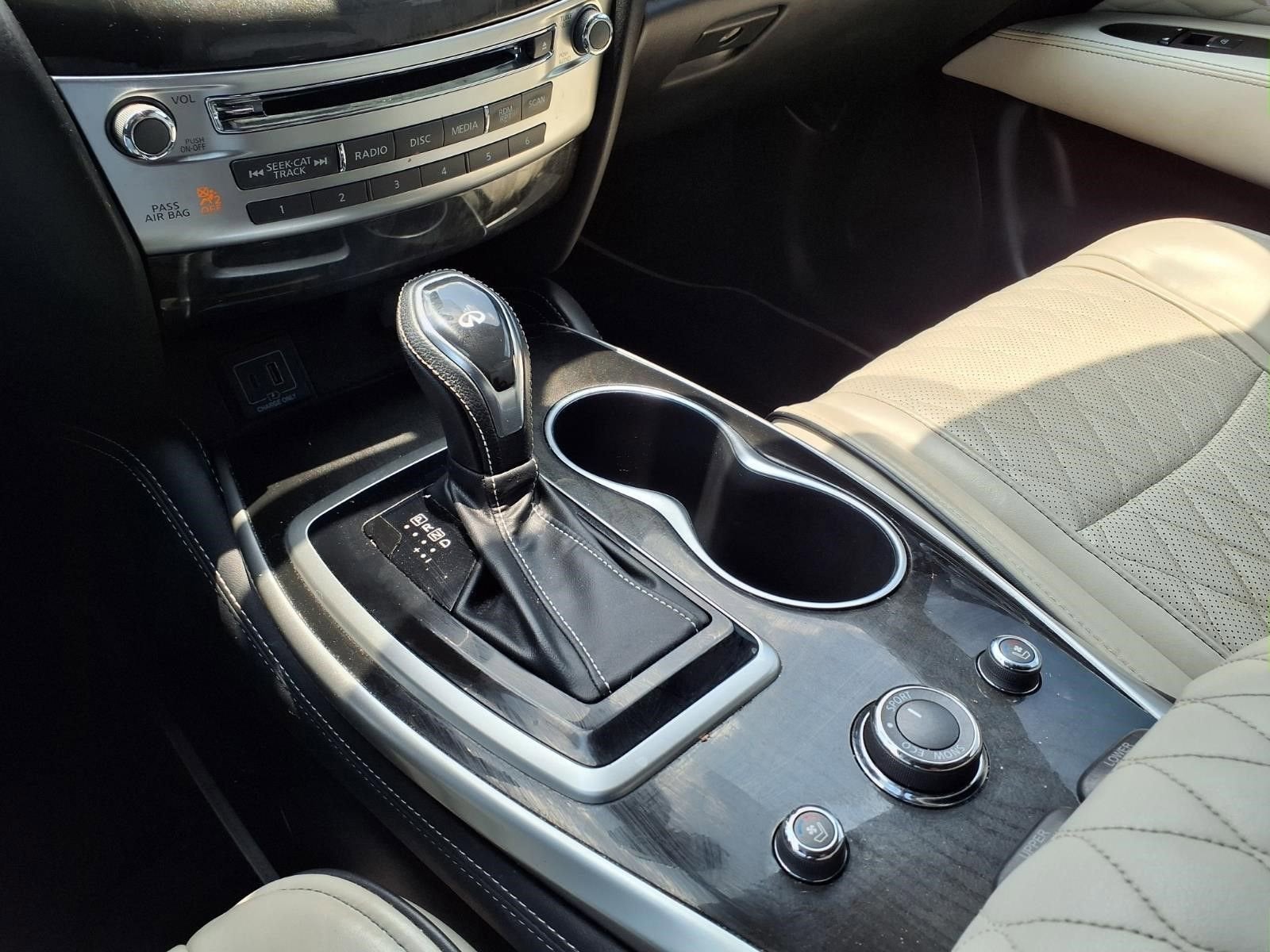 2019 INFINITI QX60 LUXE